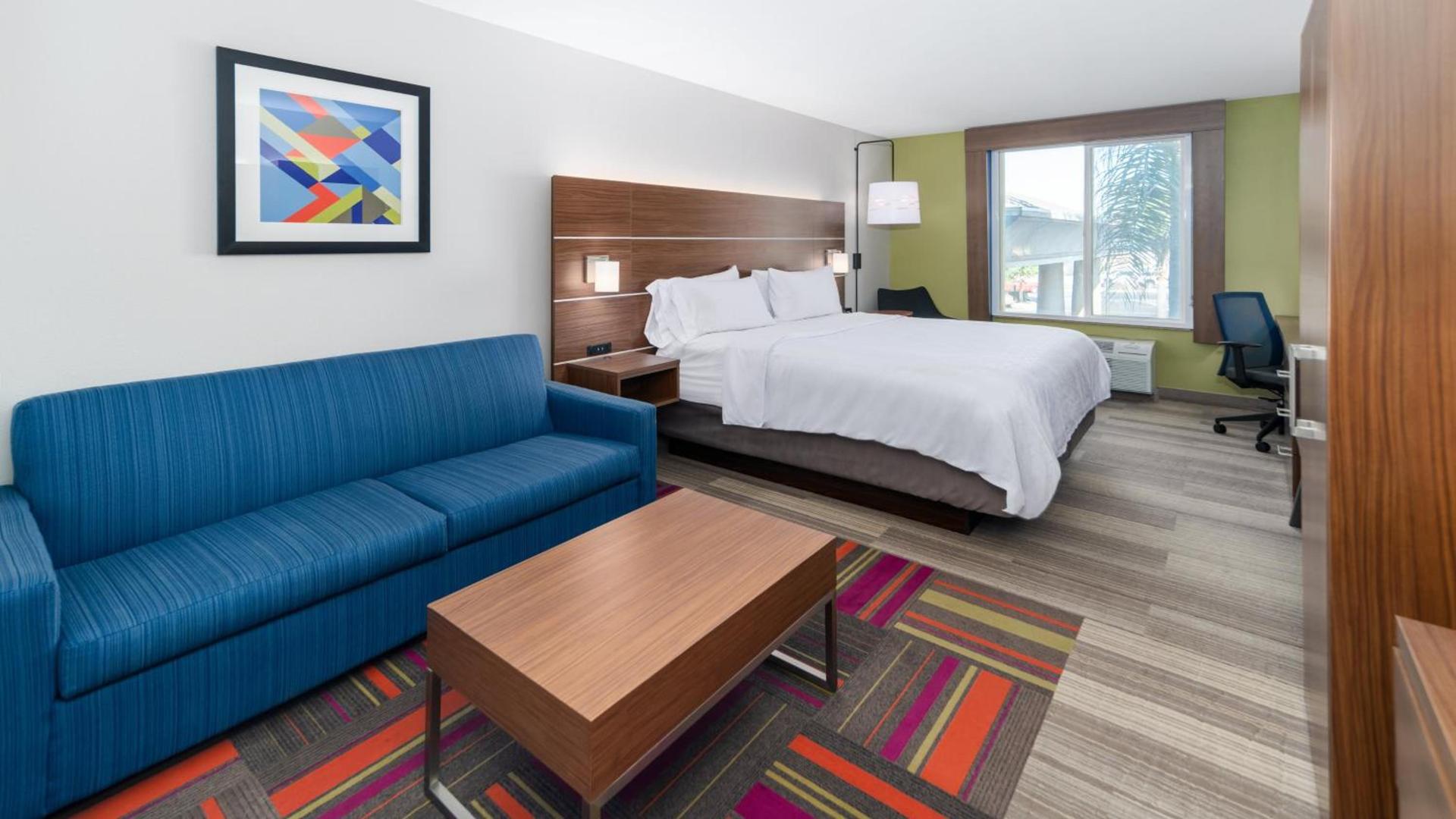 Holiday Inn Express & Suites Dinuba West by IHG photo 35