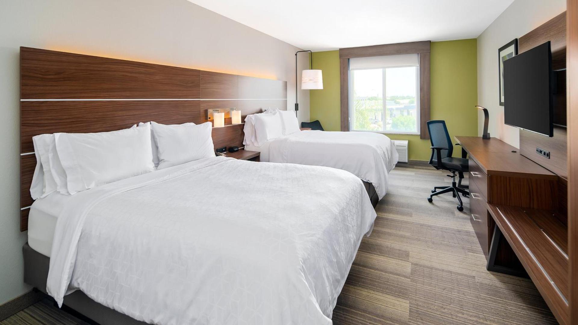 Holiday Inn Express & Suites Dinuba West by IHG photo 42