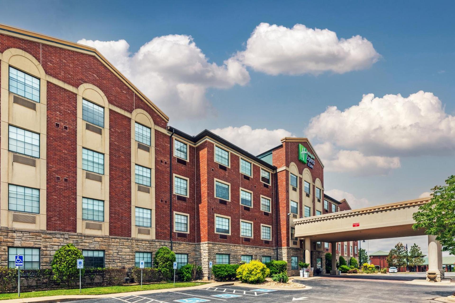 Holiday Inn Express & Suites Tulsa S Broken Arrow Hwy 51 by IHG — hotel in Broken Arrow