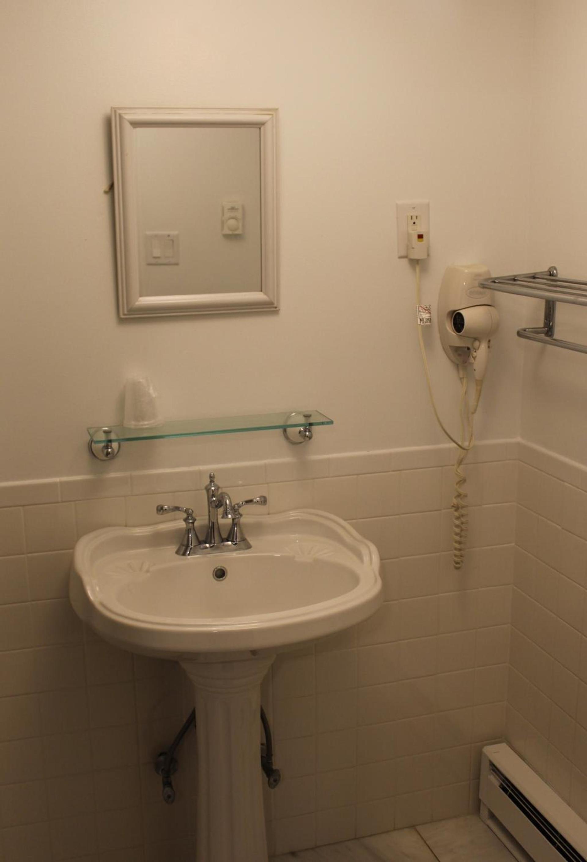 Catskill Seasons Inn photo 63
