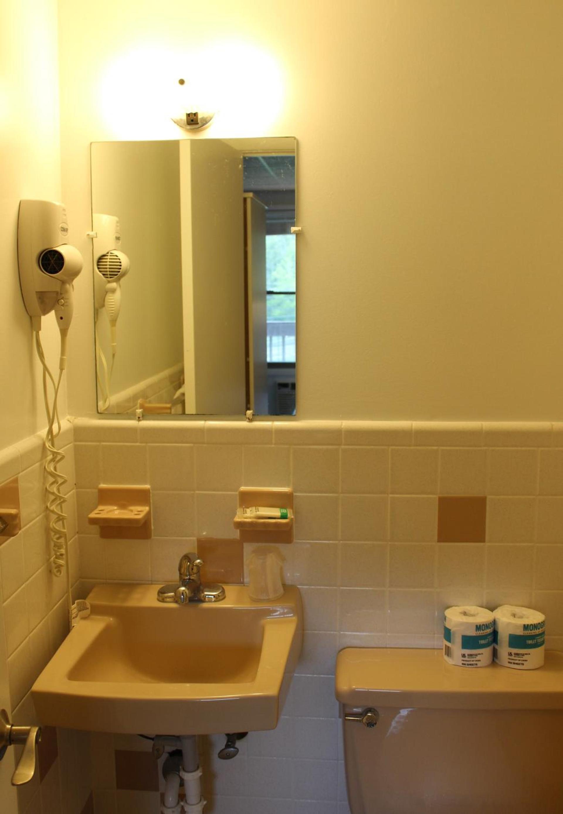Catskill Seasons Inn photo 79