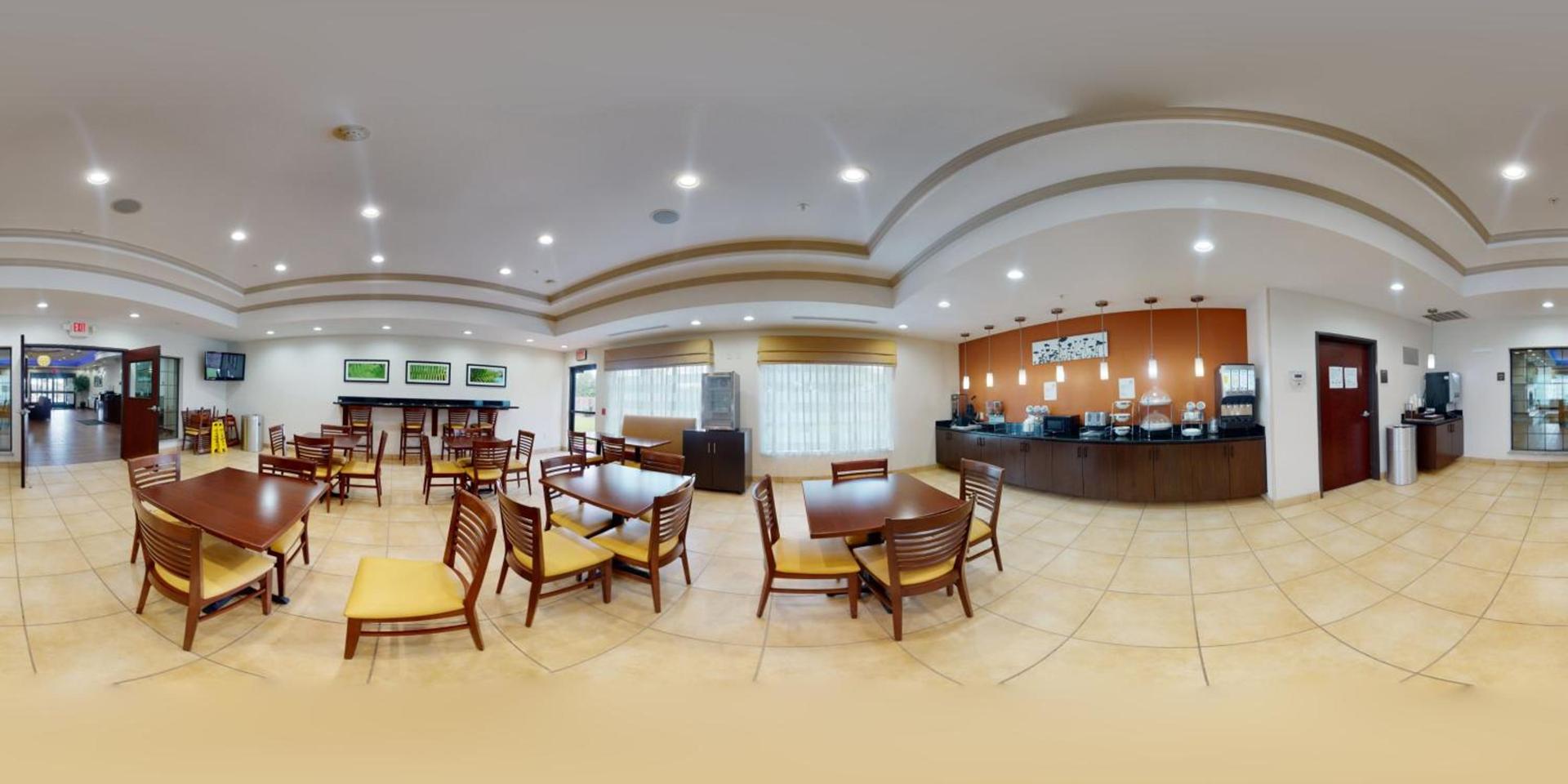 Restwell Inn & Suites I-45 North photo 8