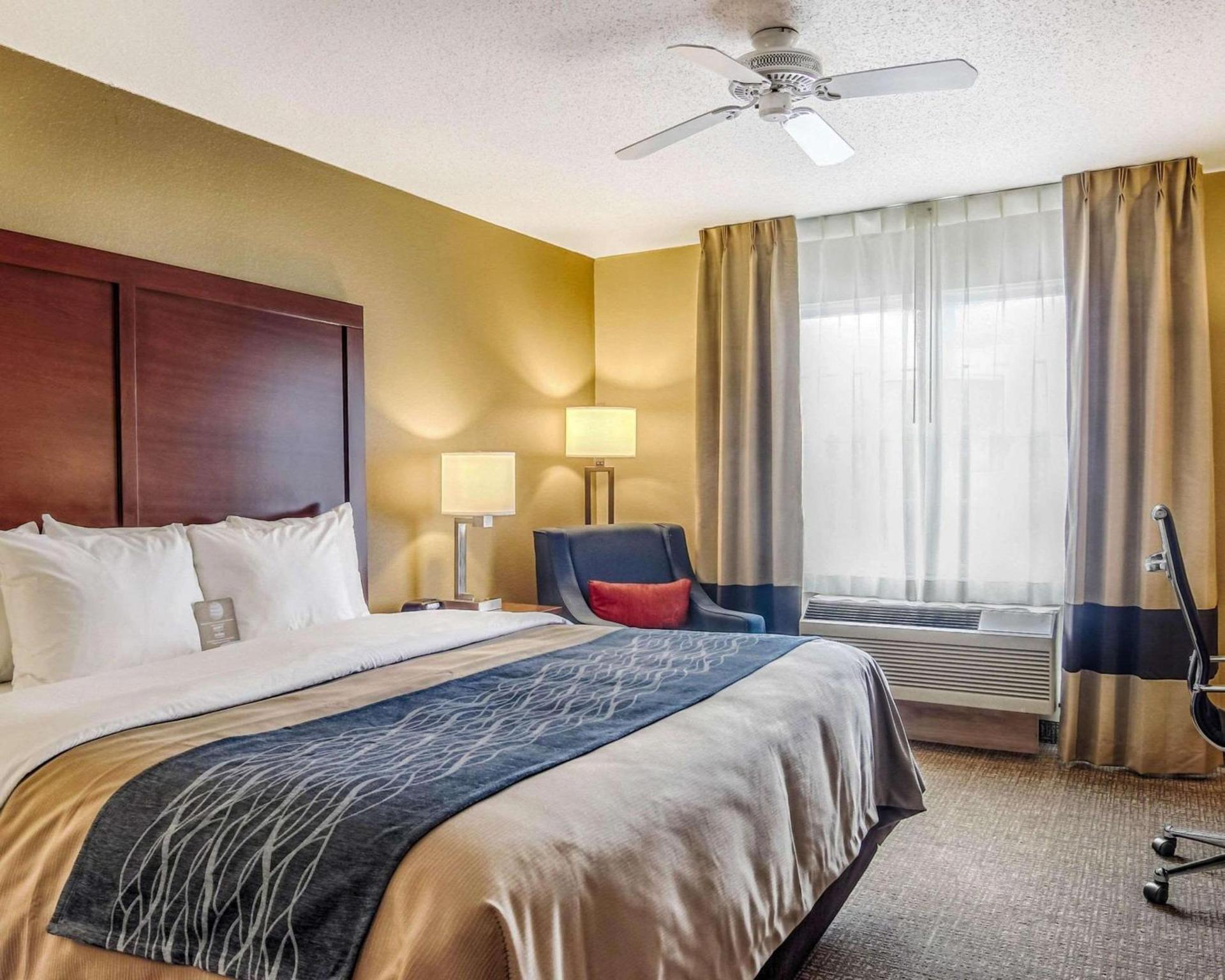 Comfort Inn & Suites Grafton-Cedarburg photo 10