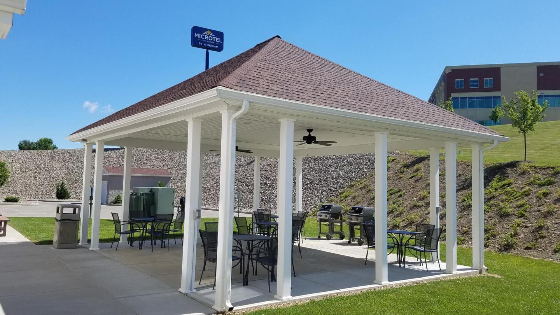 Microtel Inn & Suites by Wyndham Clarion photo 81