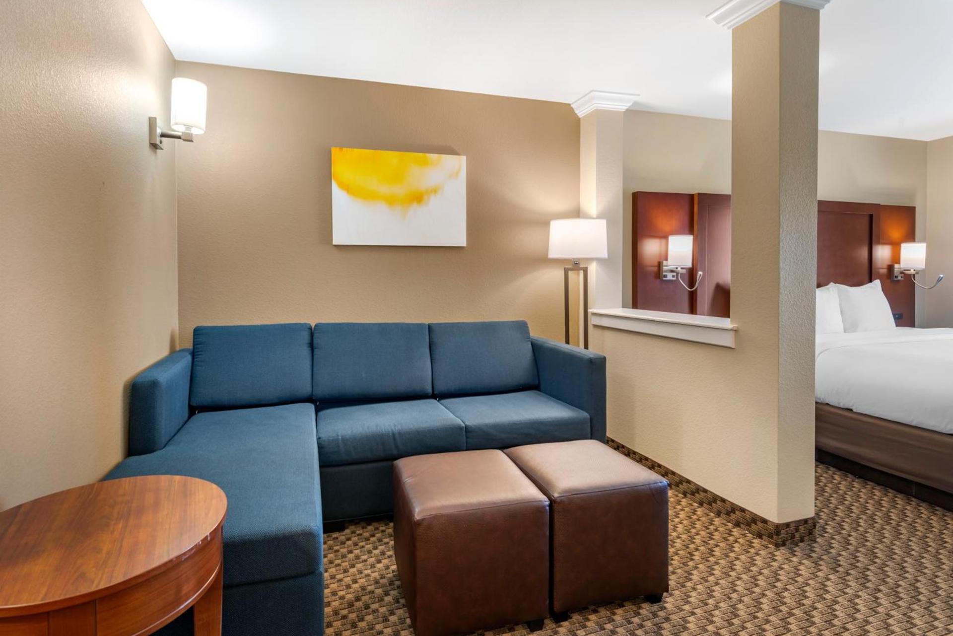 Comfort Suites Broomfield-Boulder-Interlocken photo 37