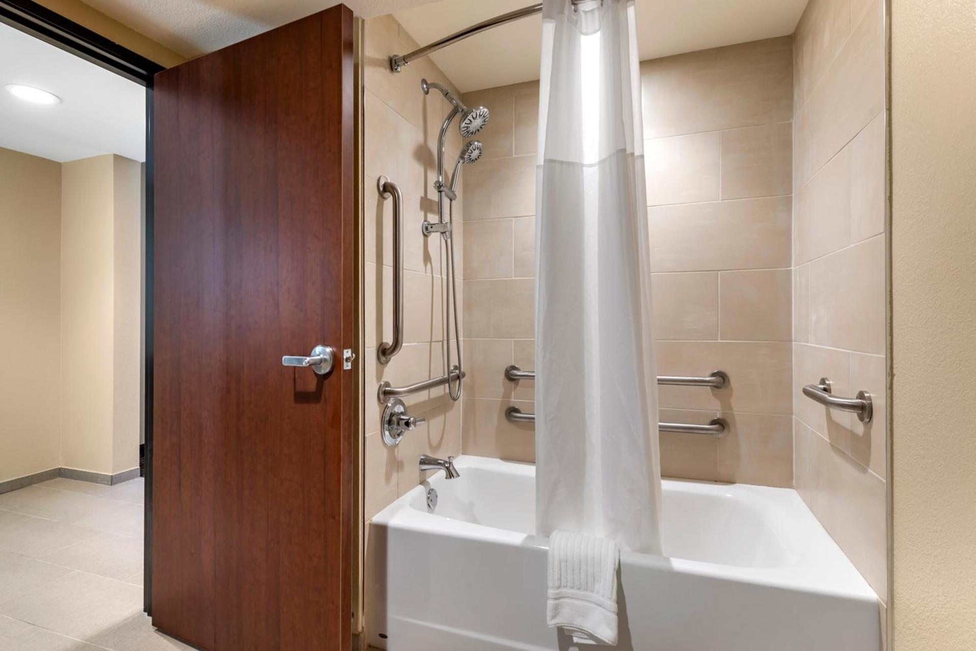 Comfort Suites Broomfield-Boulder-Interlocken photo 63