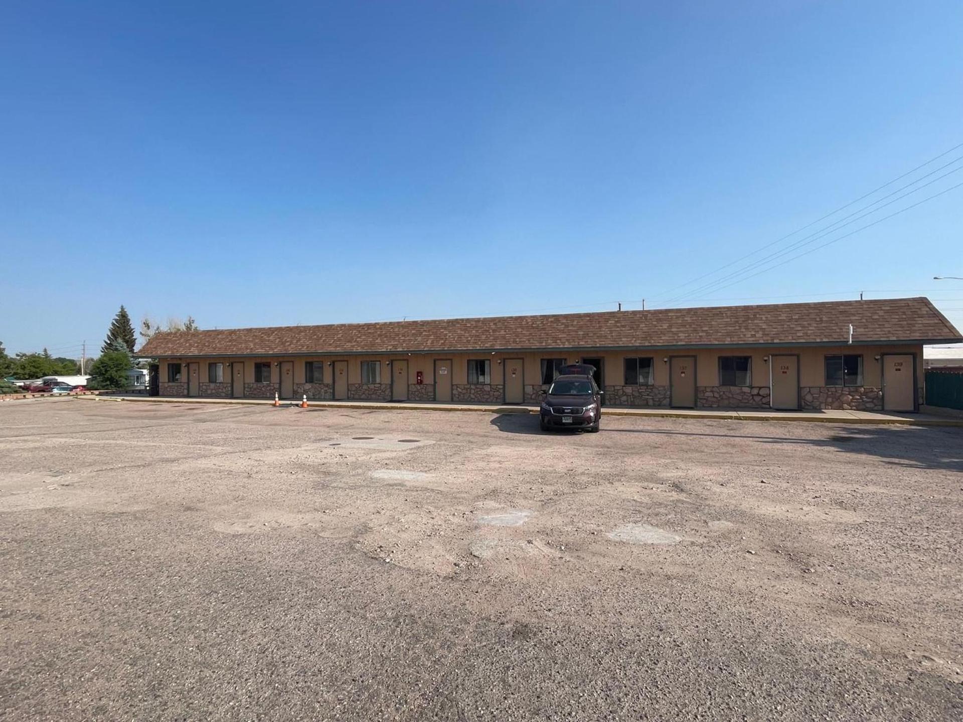 Round-Up Motel photo 10