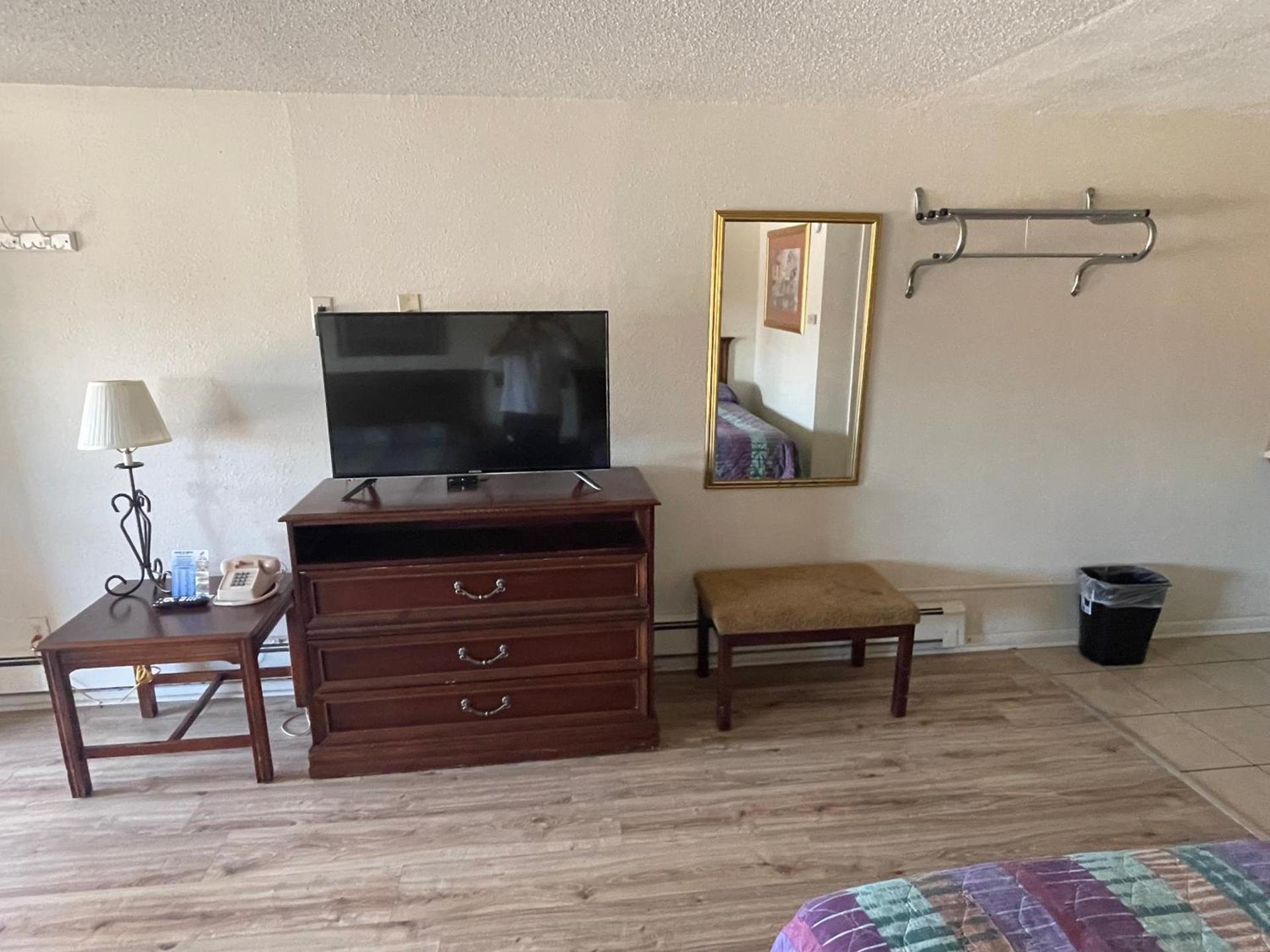 Round-Up Motel photo 3