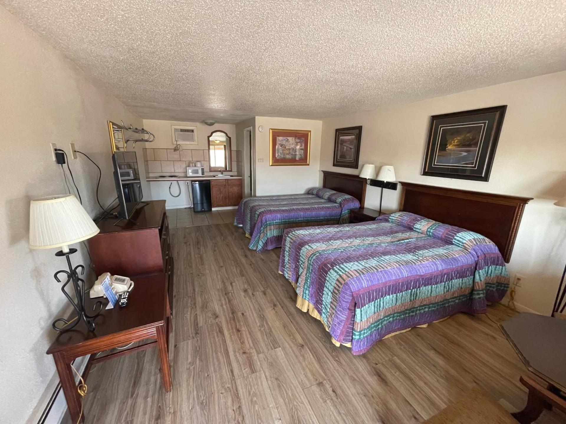 Round-Up Motel photo 4