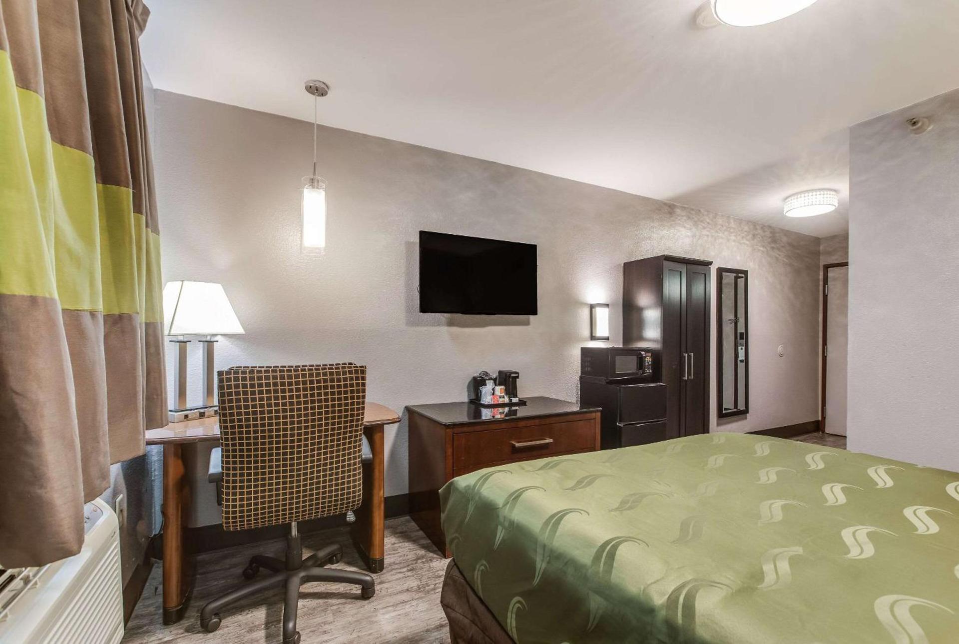 Quality Inn Atlanta Airport-Central photo 14