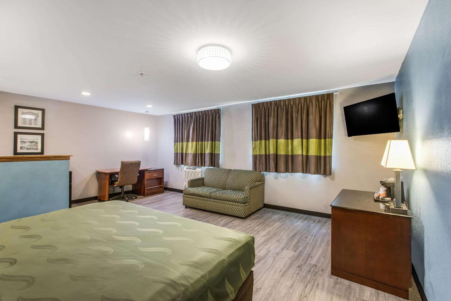 Quality Inn Atlanta Airport-Central photo 21