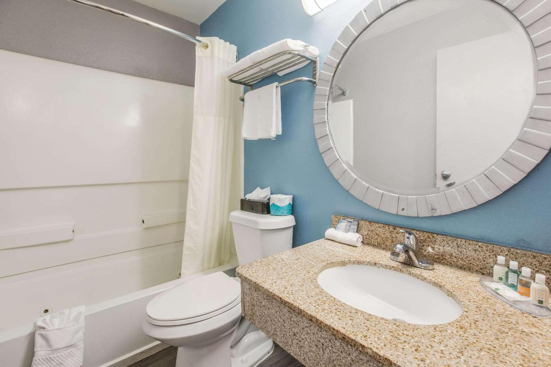 Quality Inn Atlanta Airport-Central photo 22