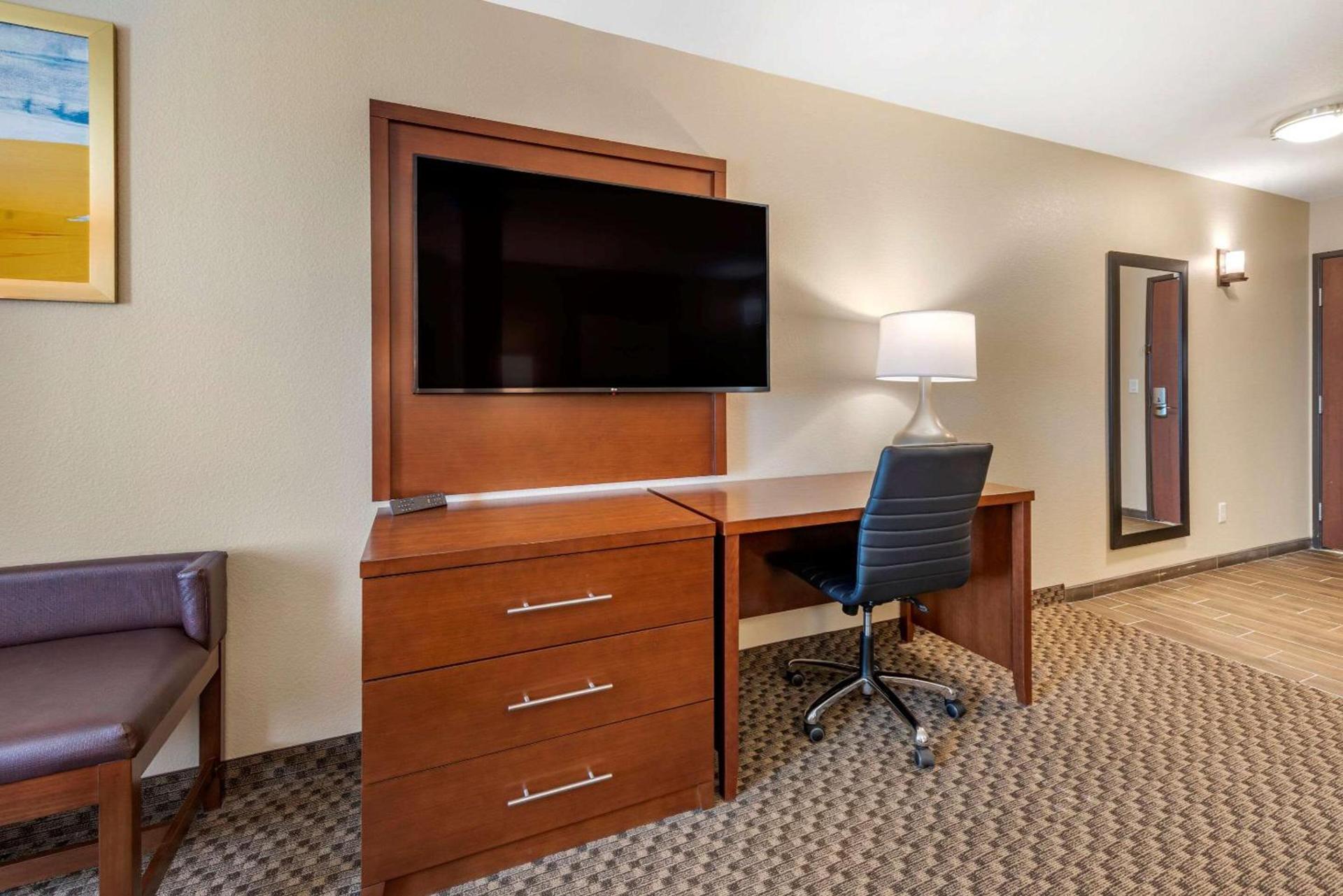 Comfort Suites Broomfield-Boulder-Interlocken photo 14