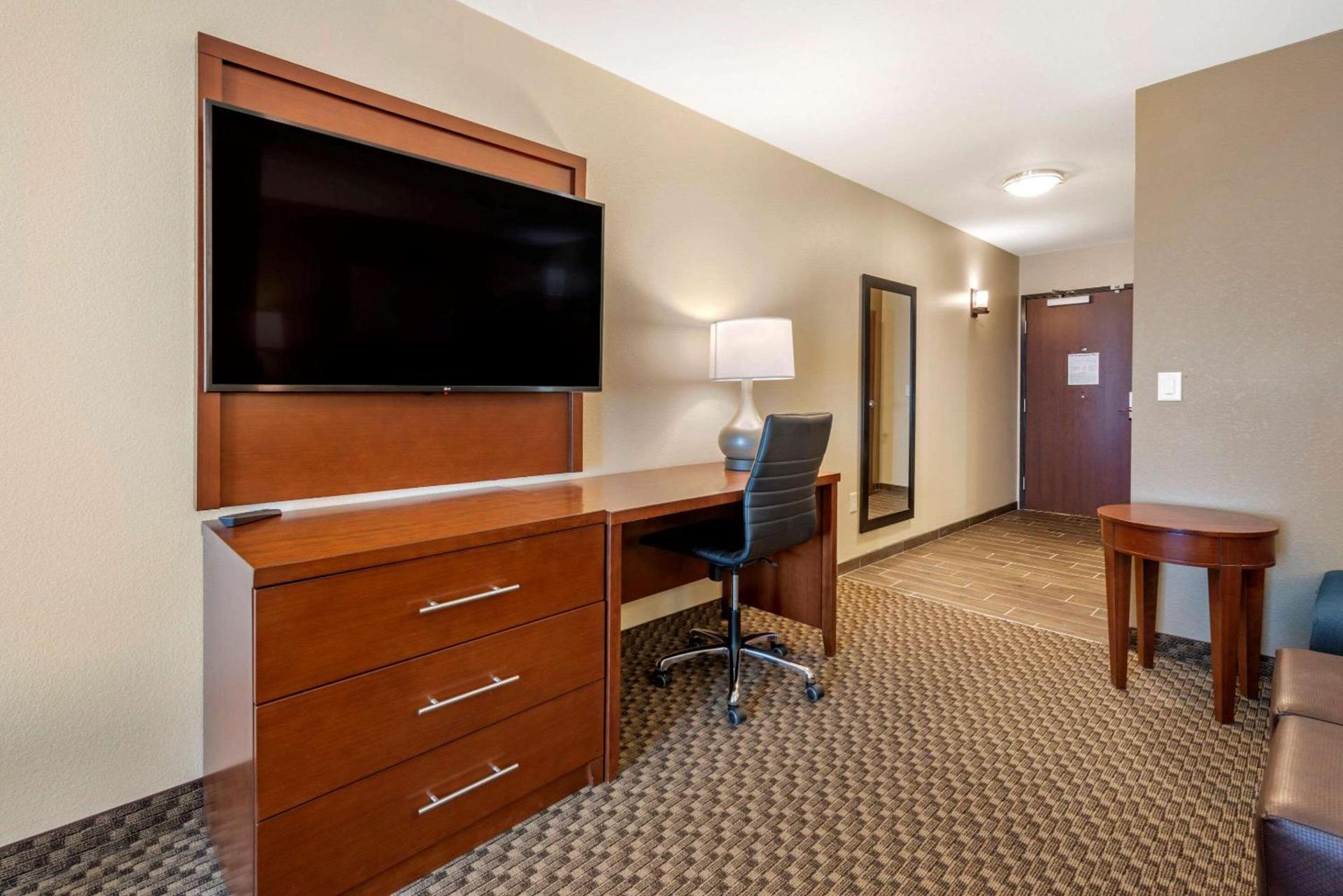 Comfort Suites Broomfield-Boulder-Interlocken photo 18