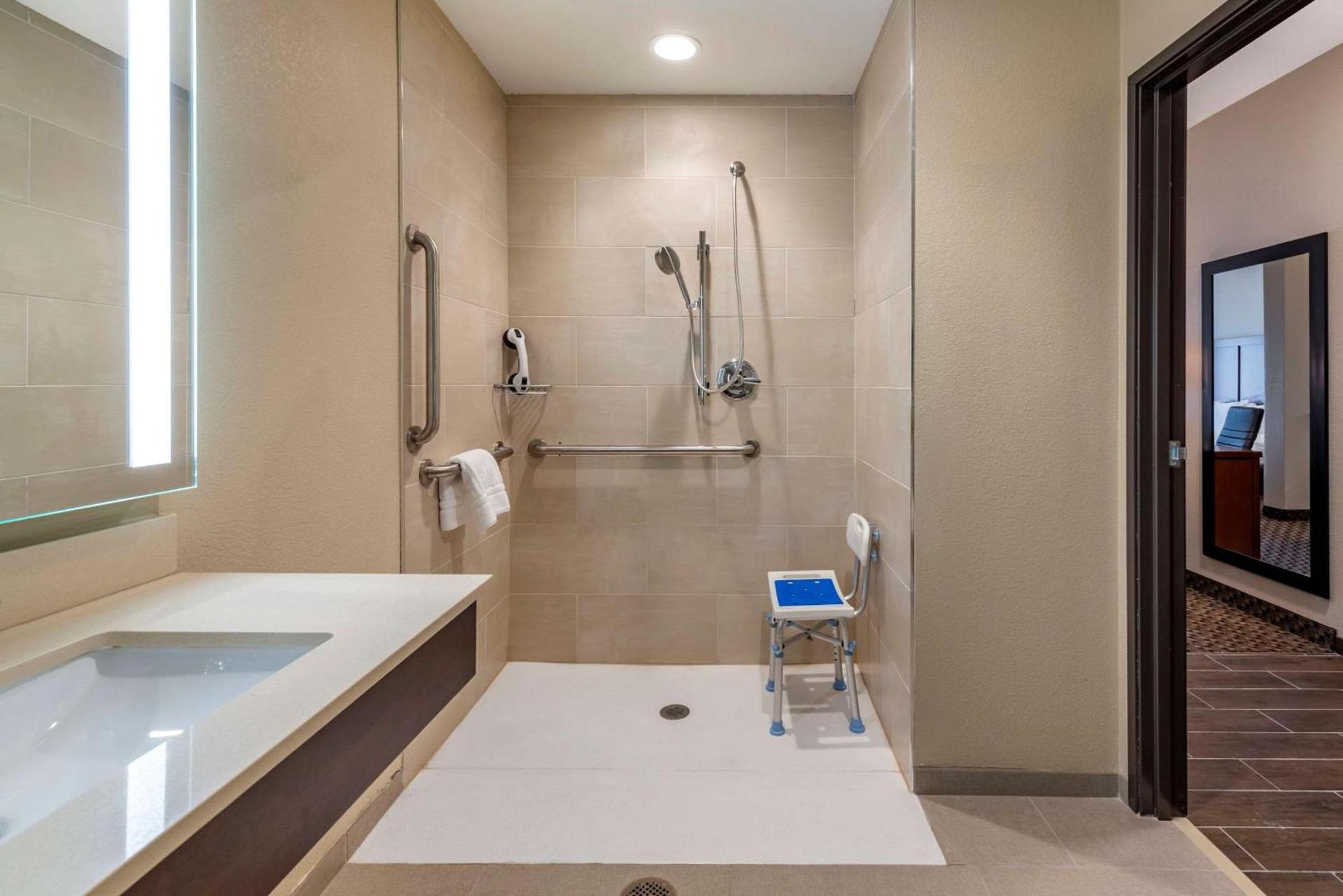 Comfort Suites Broomfield-Boulder-Interlocken photo 24