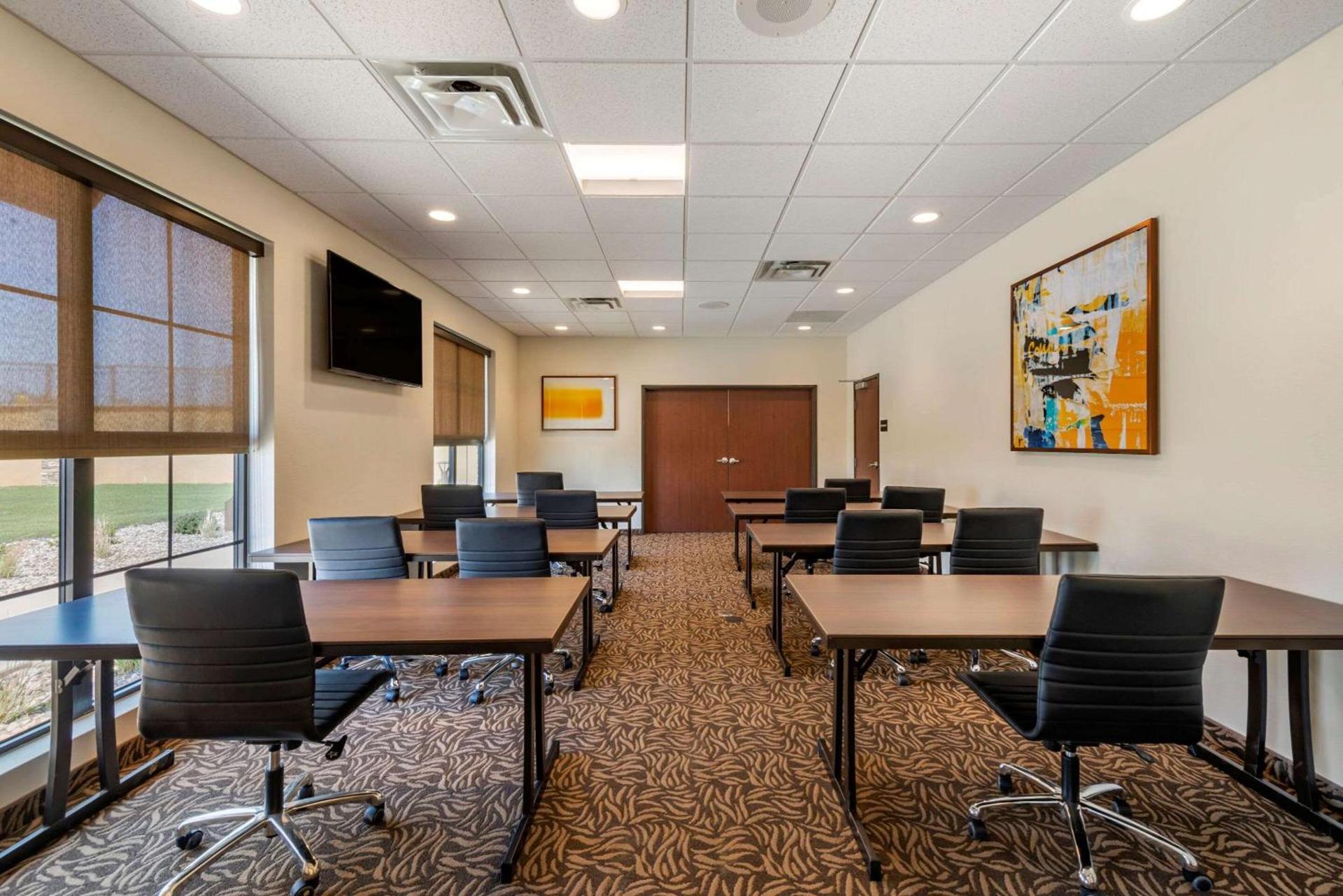 Comfort Suites Broomfield-Boulder-Interlocken photo 31