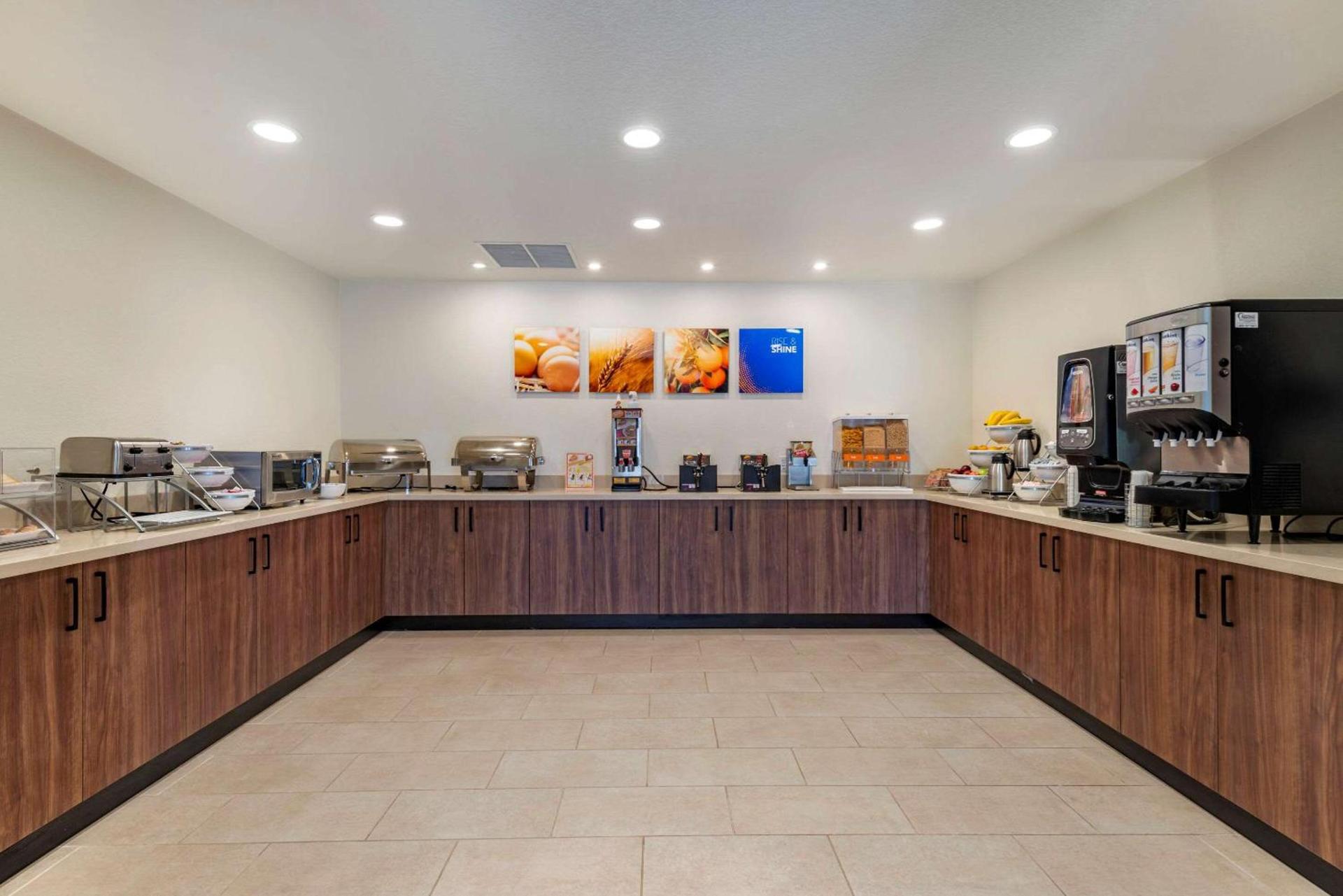 Comfort Suites Broomfield-Boulder-Interlocken photo 17