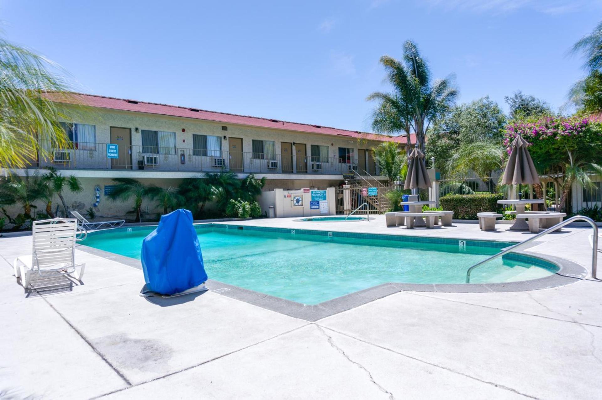 California Suites Hotel photo 22