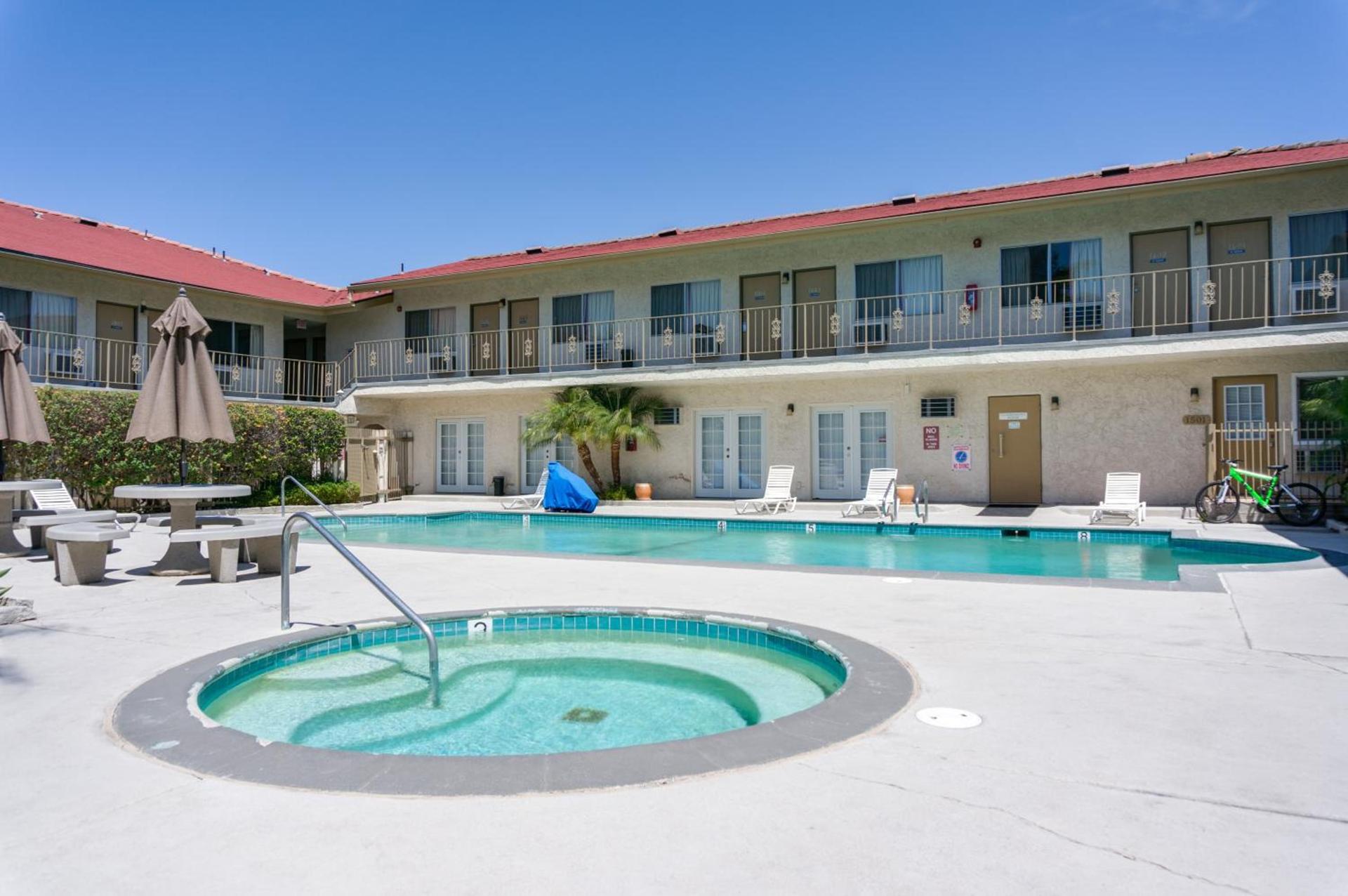 California Suites Hotel photo 6
