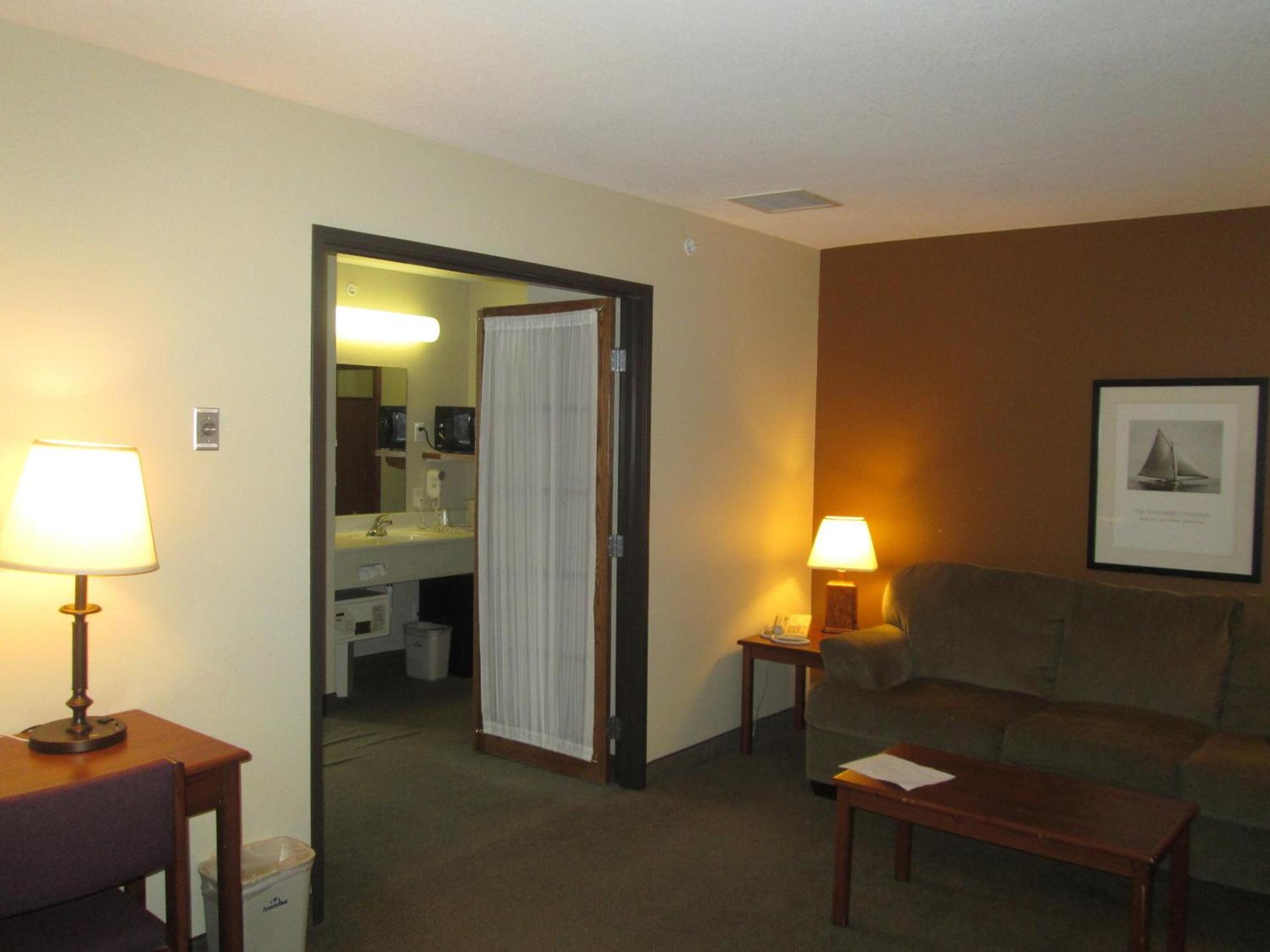 AmericInn by Wyndham Charlevoix photo 22