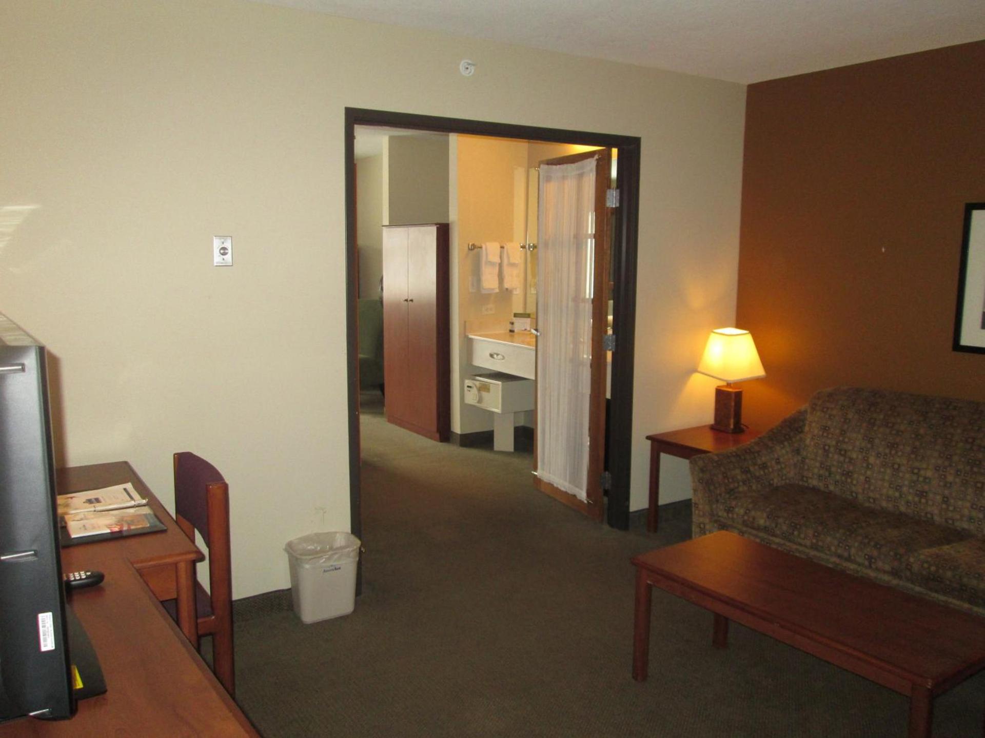 AmericInn by Wyndham Charlevoix photo 24