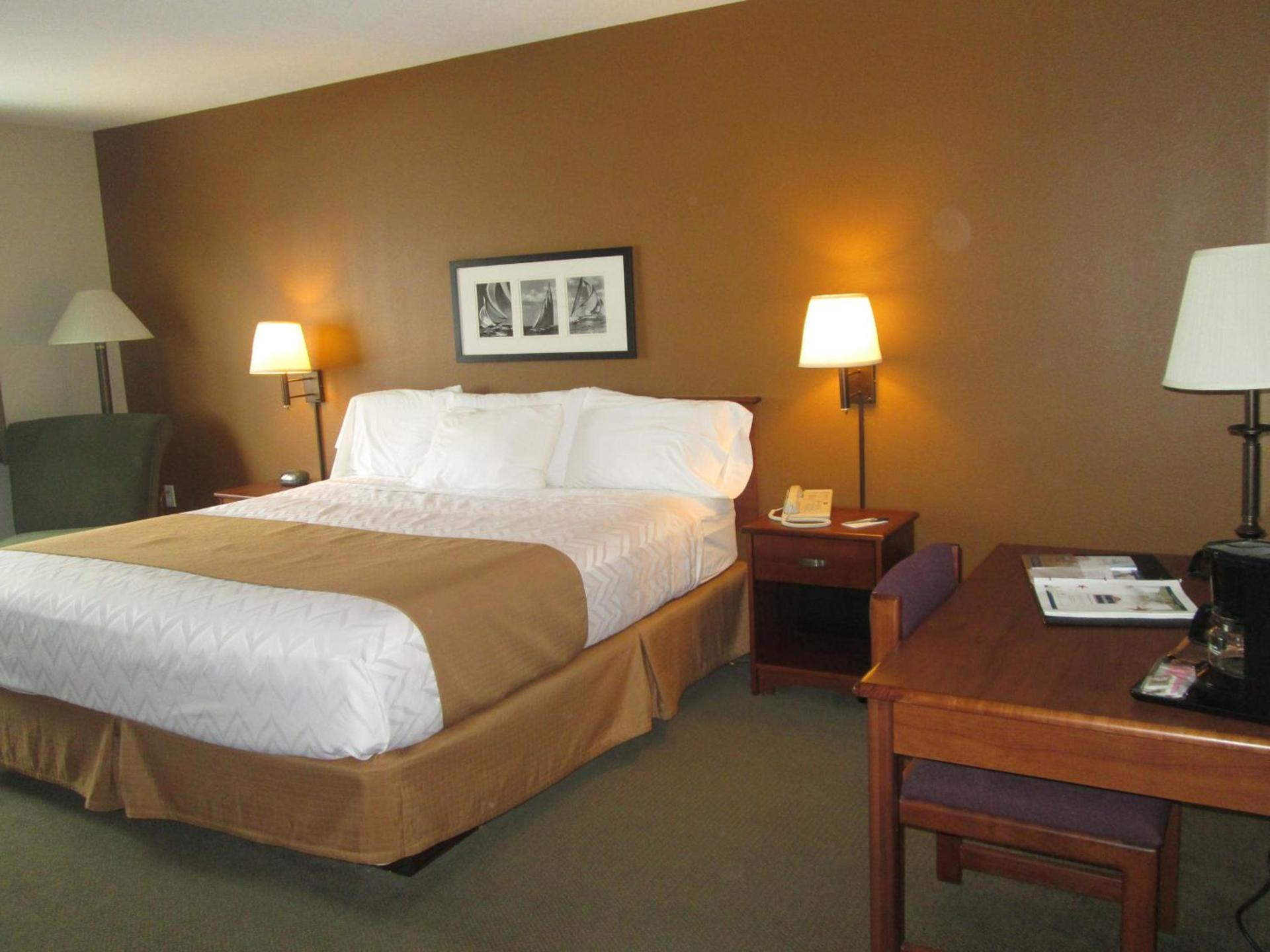 AmericInn by Wyndham Charlevoix photo 26