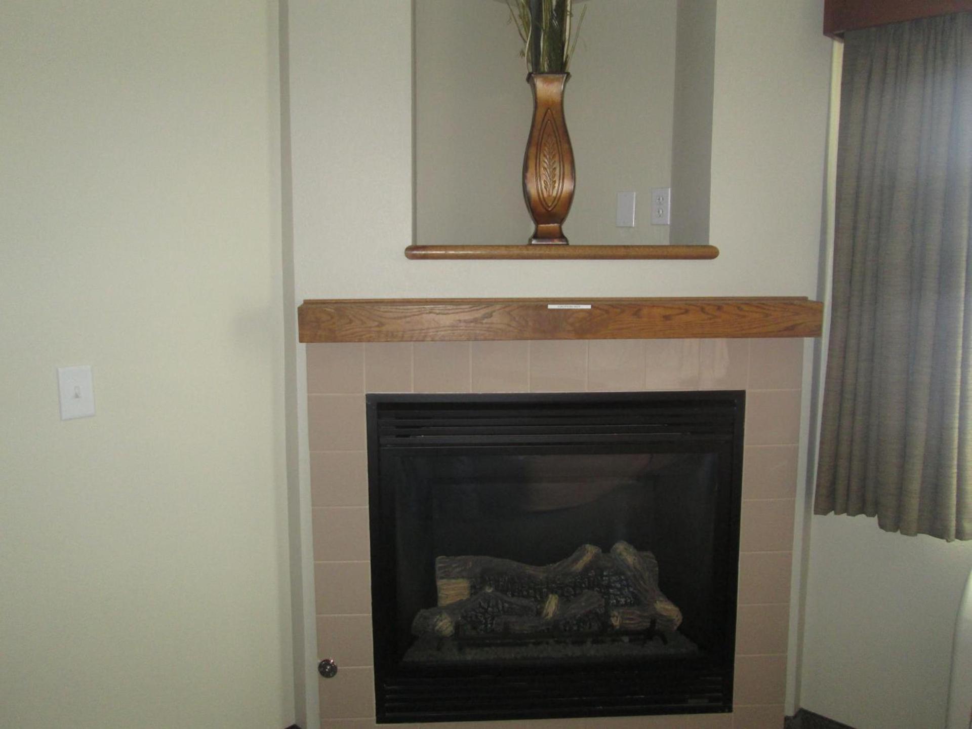 AmericInn by Wyndham Charlevoix photo 42