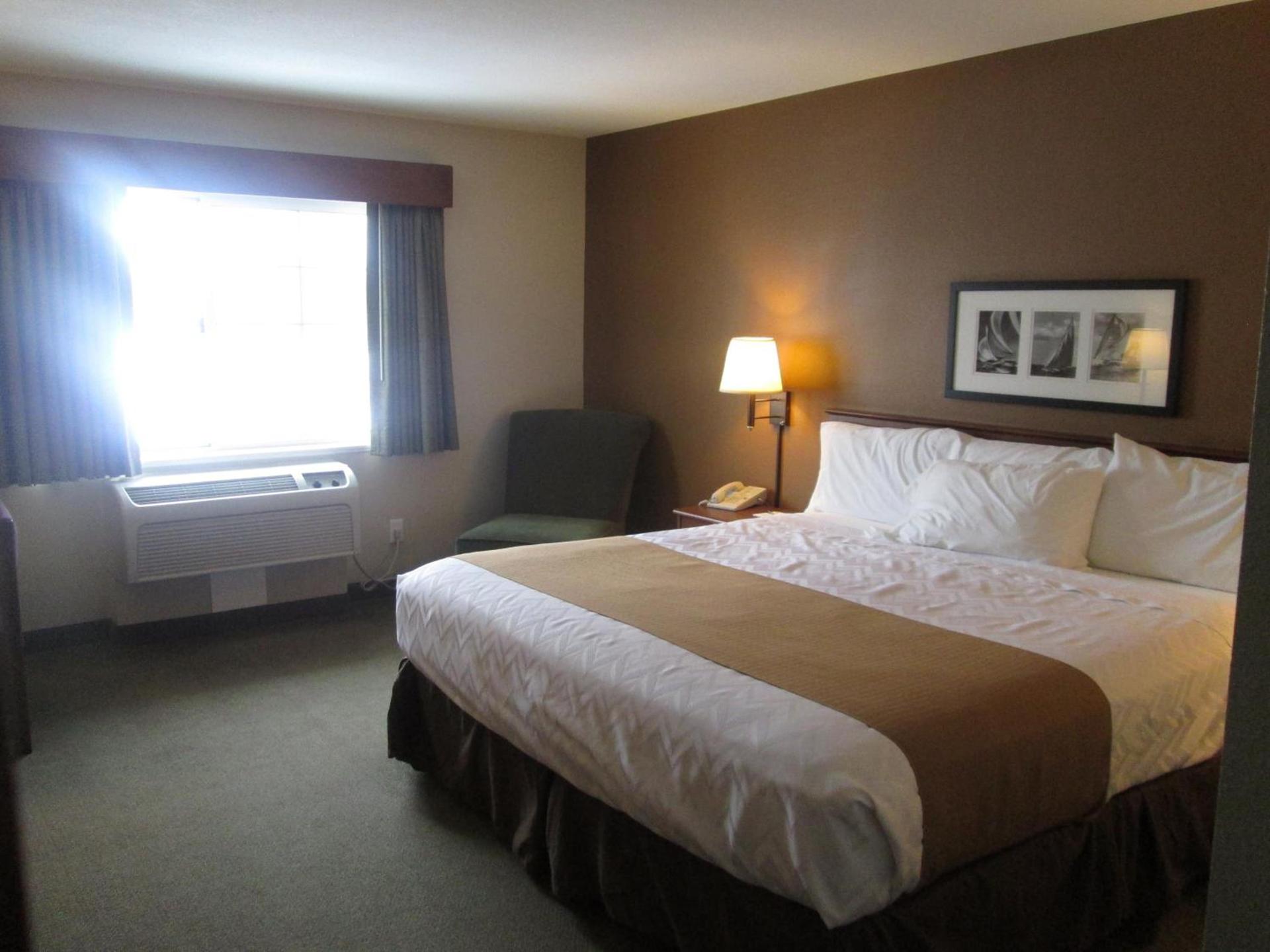 AmericInn by Wyndham Charlevoix photo 43