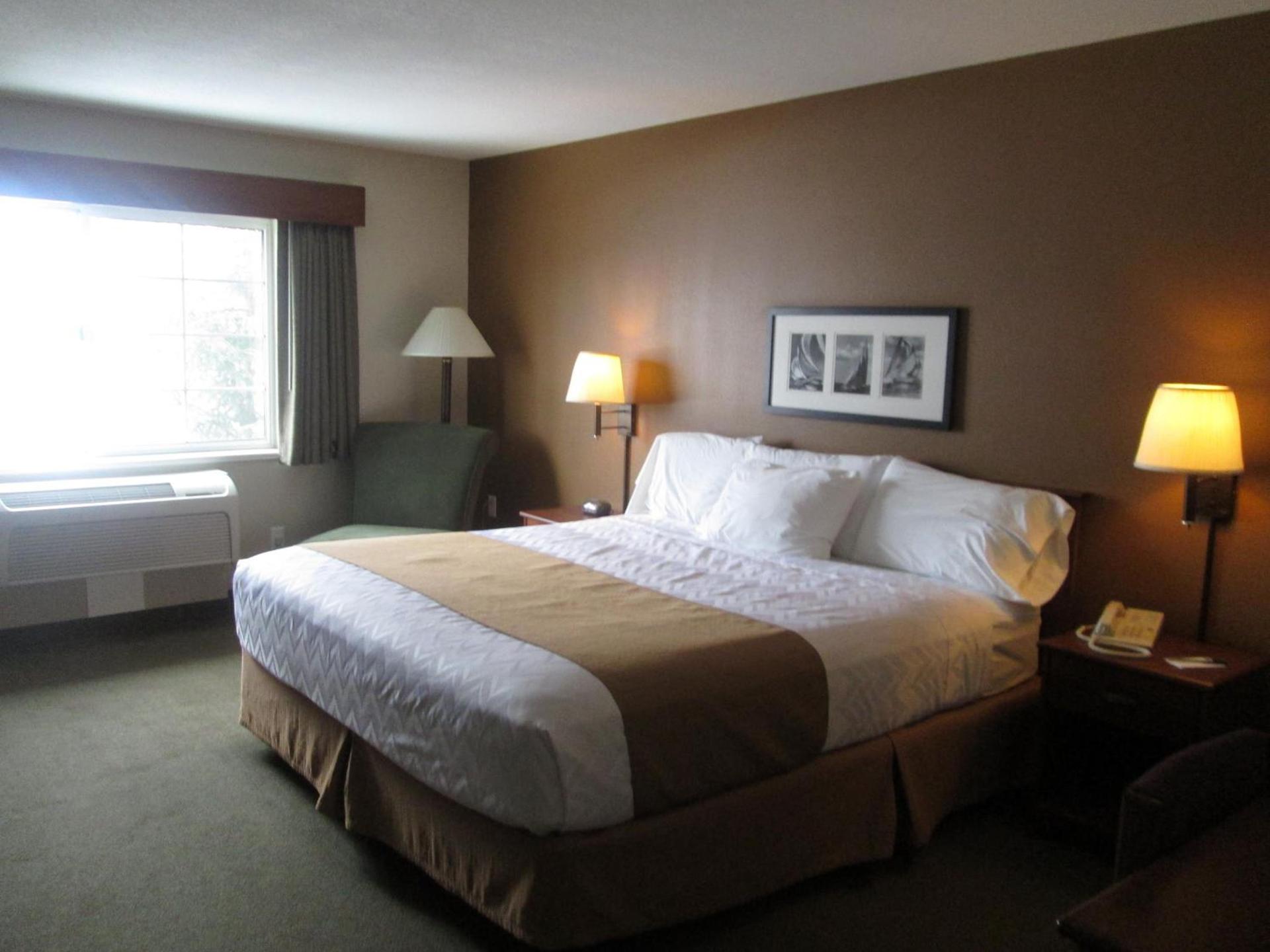 AmericInn by Wyndham Charlevoix photo 45
