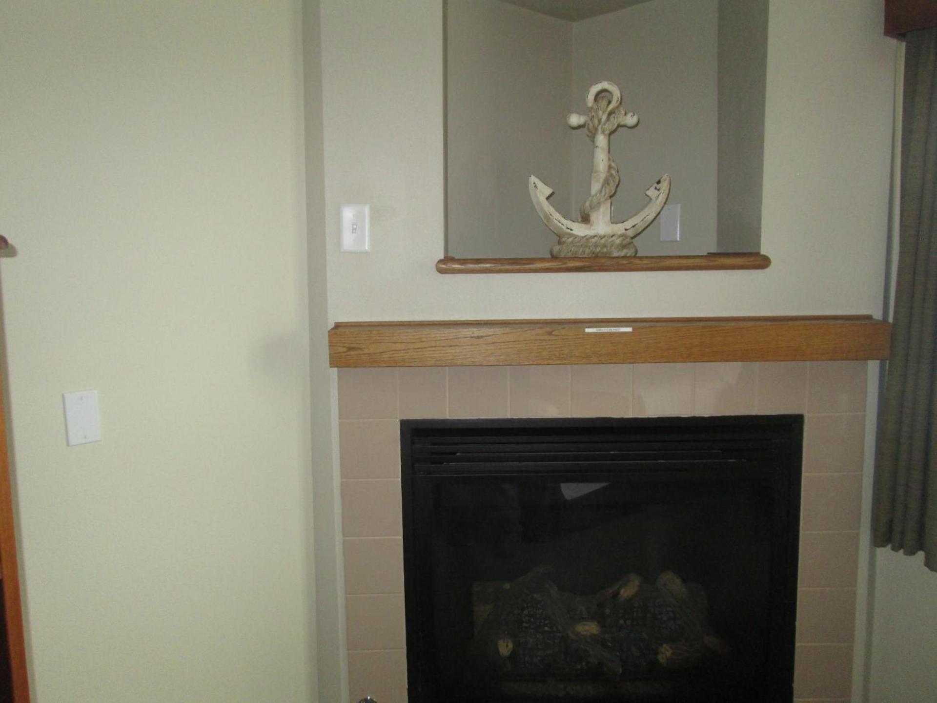 AmericInn by Wyndham Charlevoix photo 13