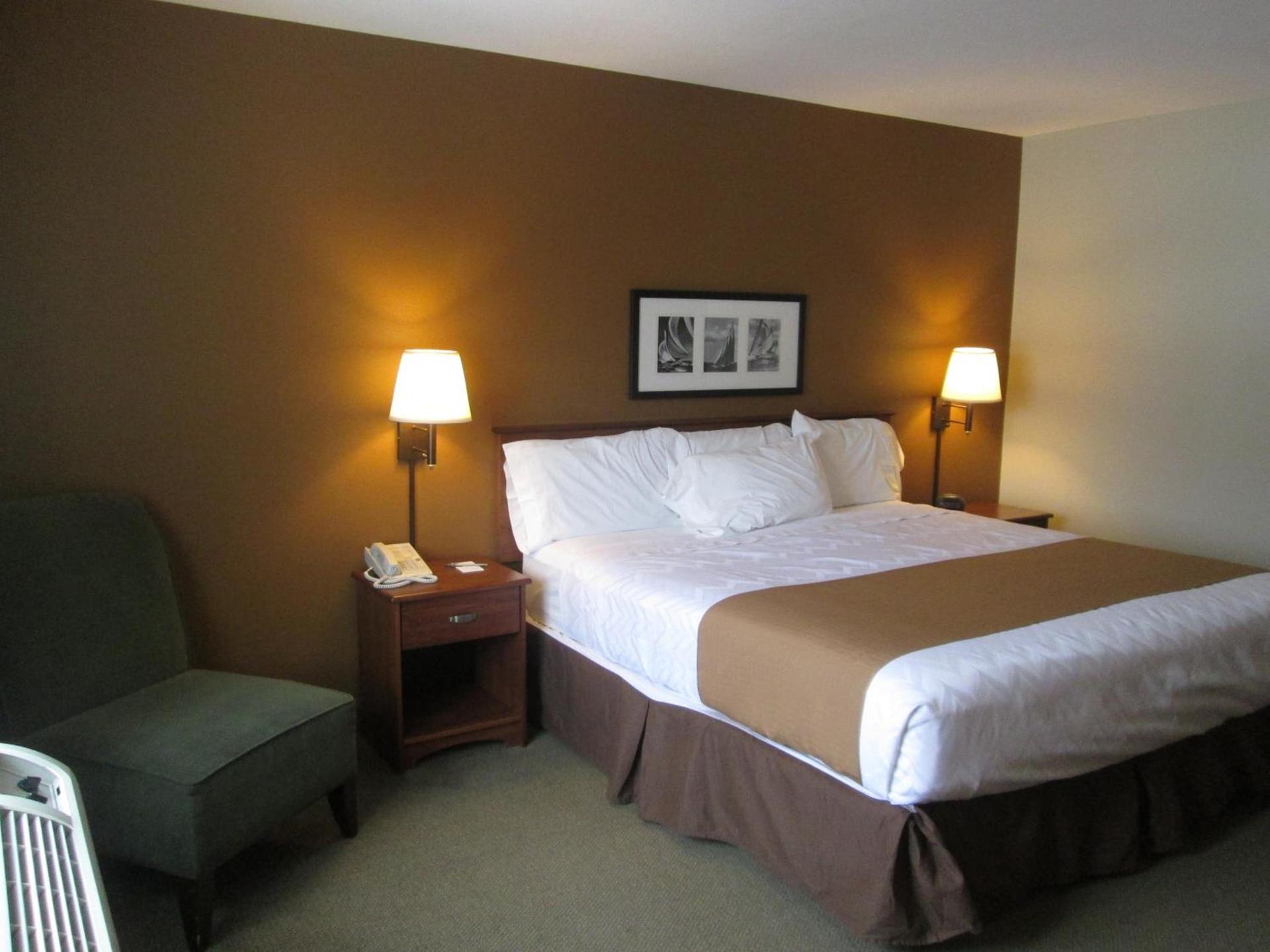 AmericInn by Wyndham Charlevoix photo 19