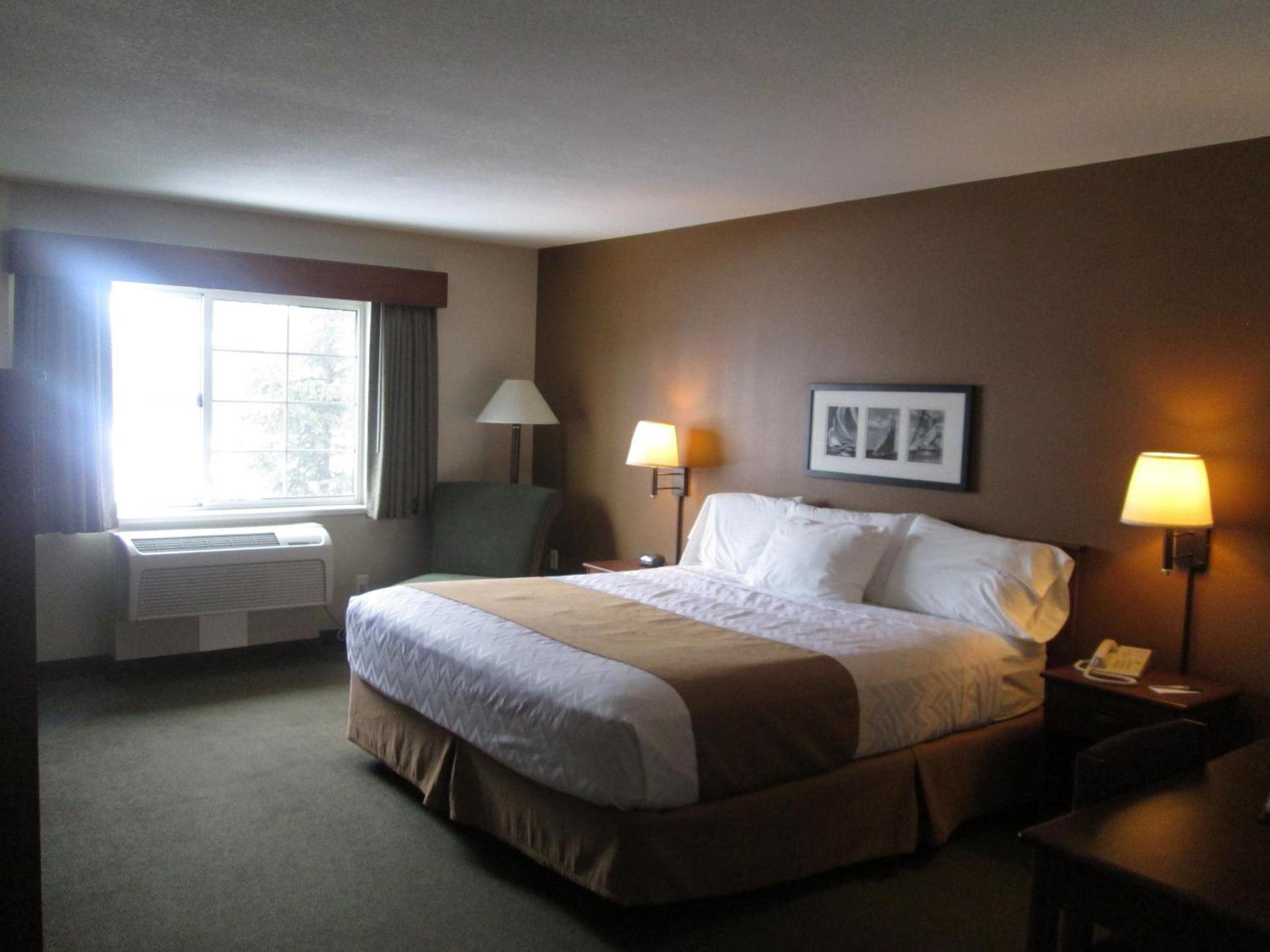 AmericInn by Wyndham Charlevoix photo 17