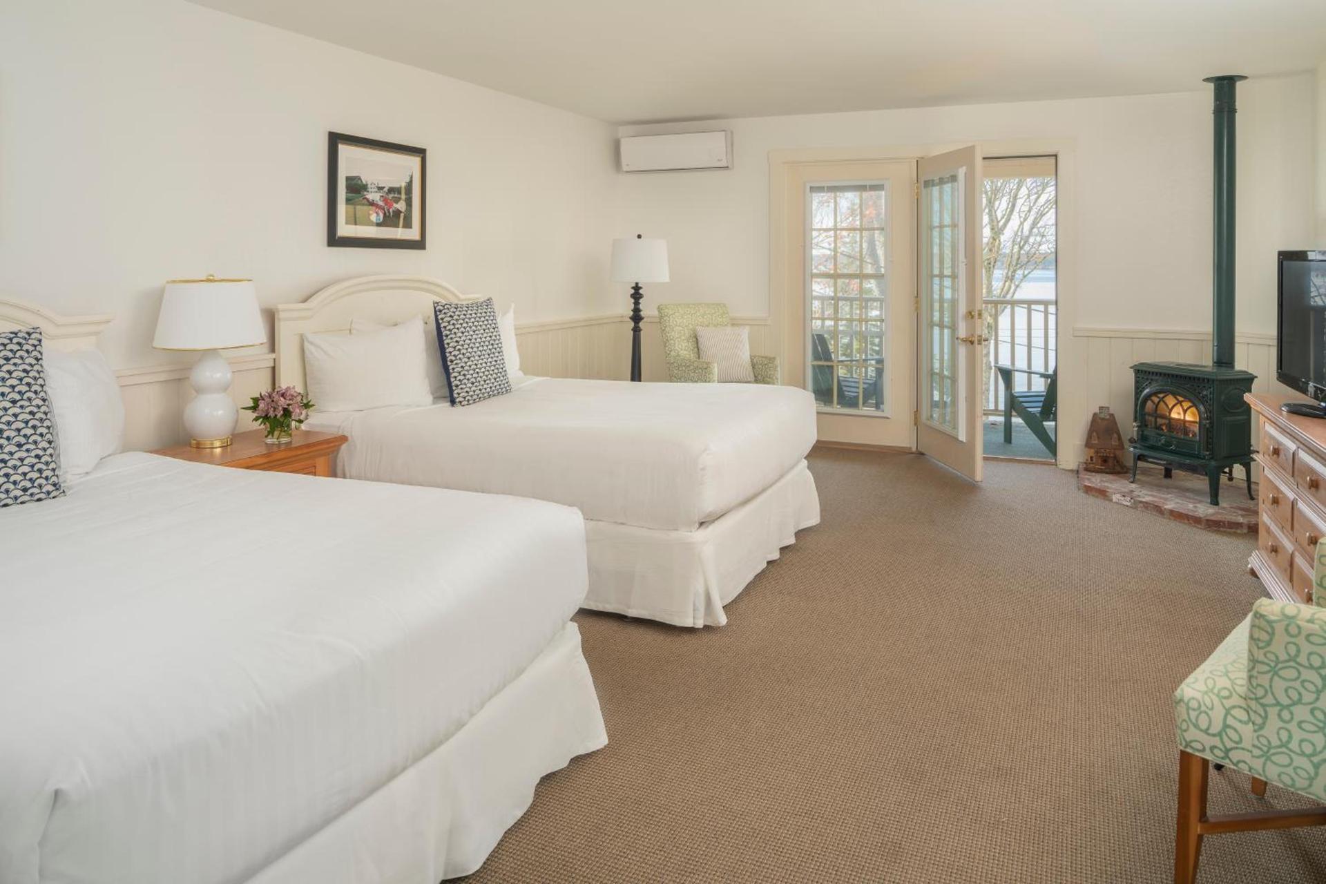 Spruce Point Inn Resort and Spa photo 2