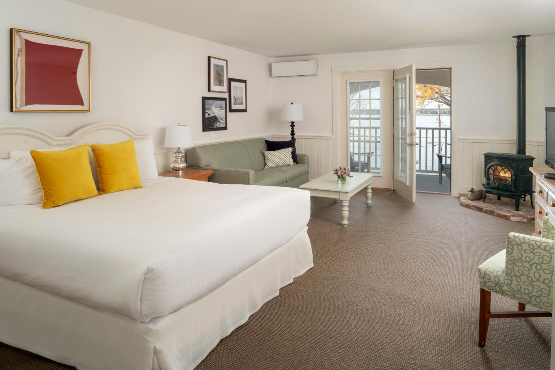 Spruce Point Inn Resort and Spa photo 3