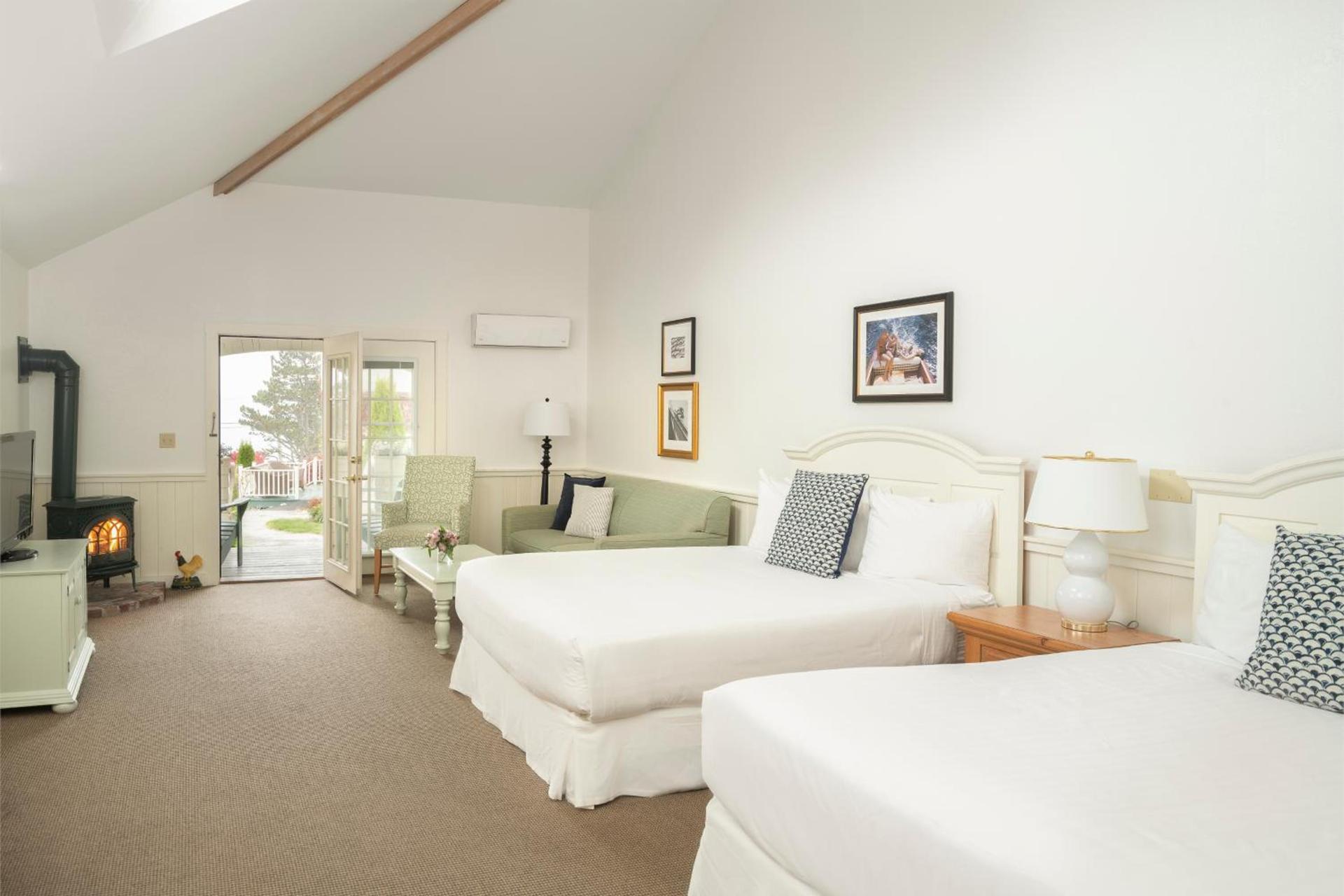 Spruce Point Inn Resort and Spa photo 4