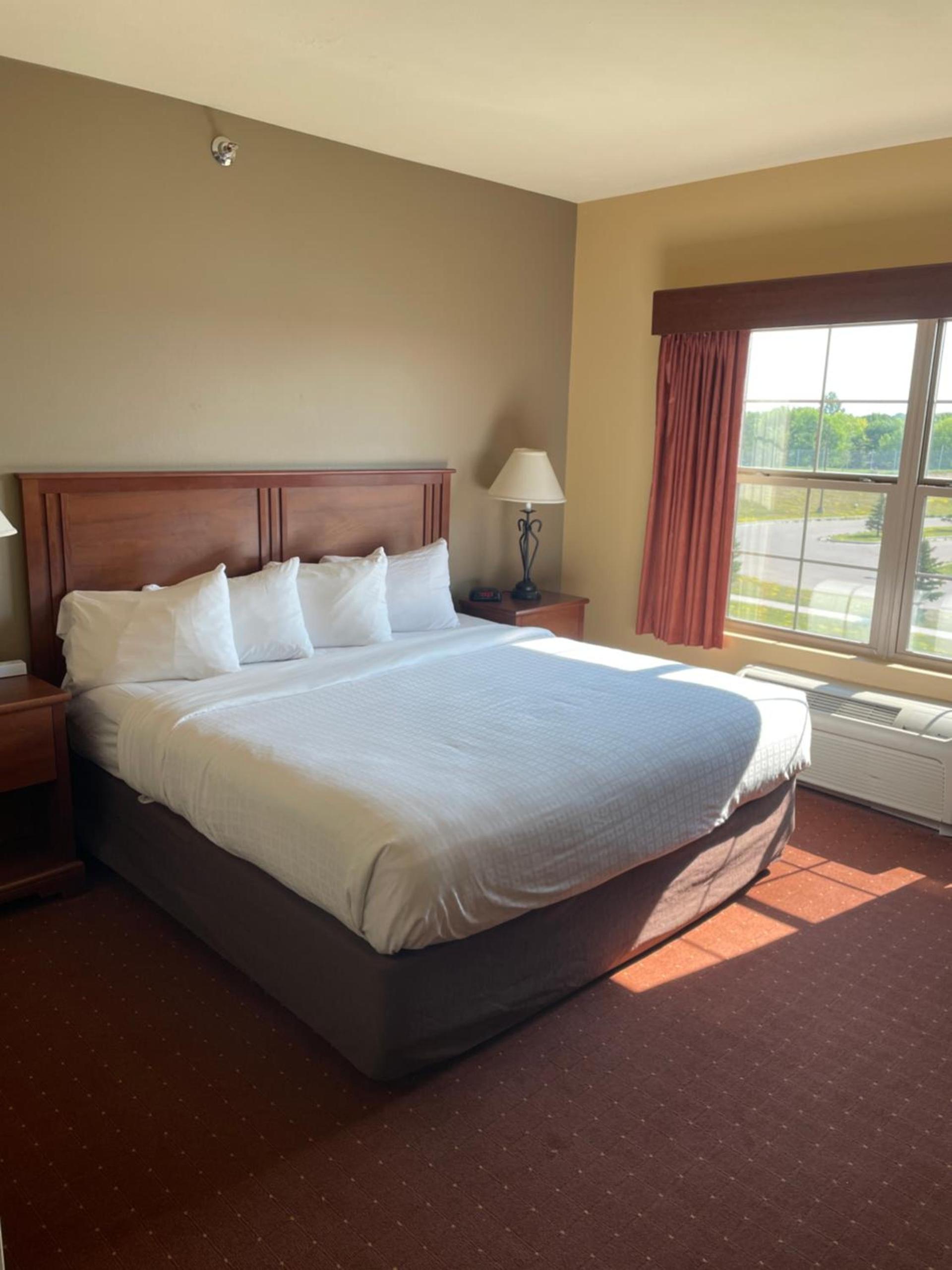 AmericInn by Wyndham Fargo Medical Center photo 13