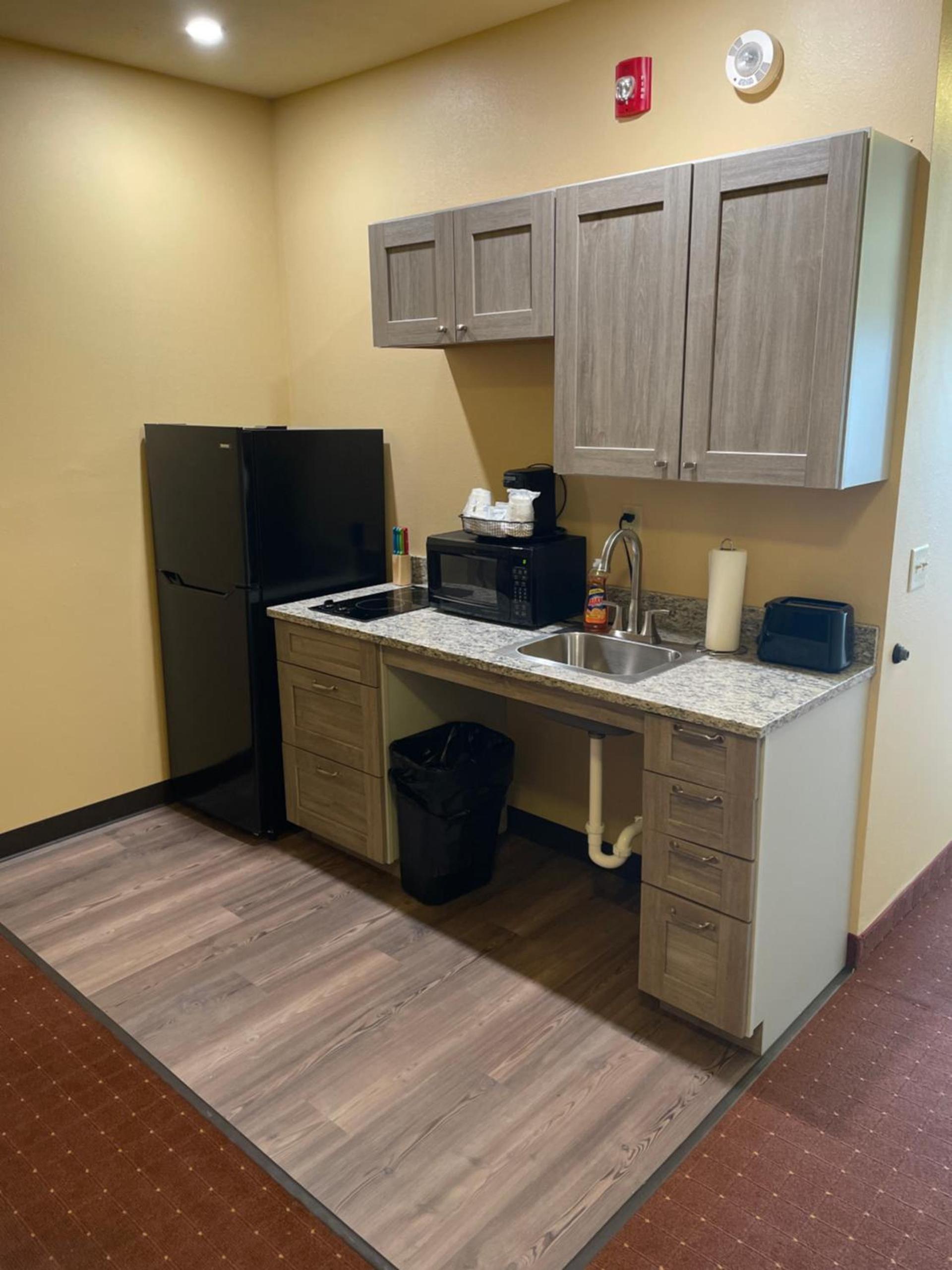 AmericInn by Wyndham Fargo Medical Center photo 12