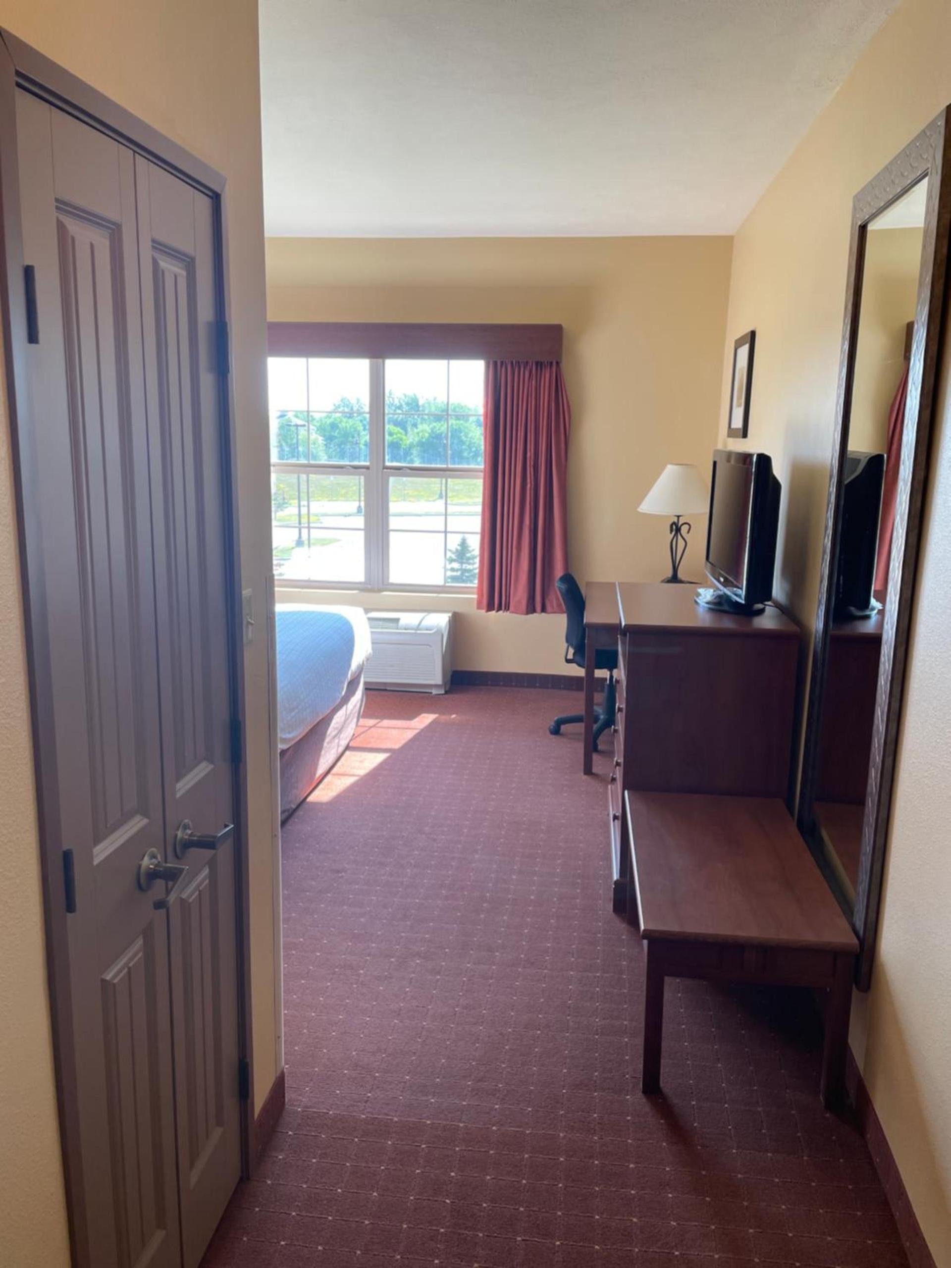 AmericInn by Wyndham Fargo Medical Center photo 9