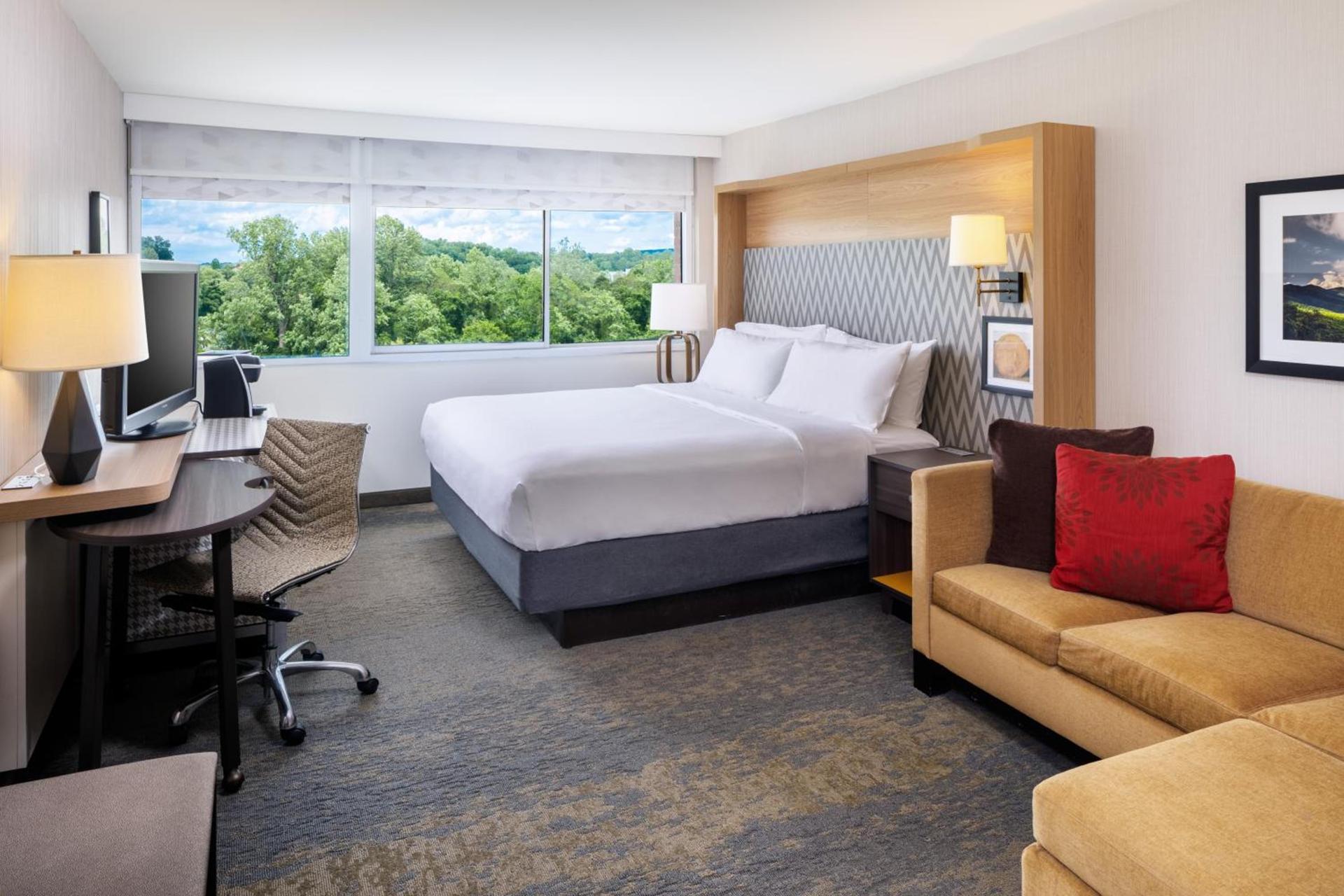 Holiday Inn Charlottesville-Monticello by IHG photo 2