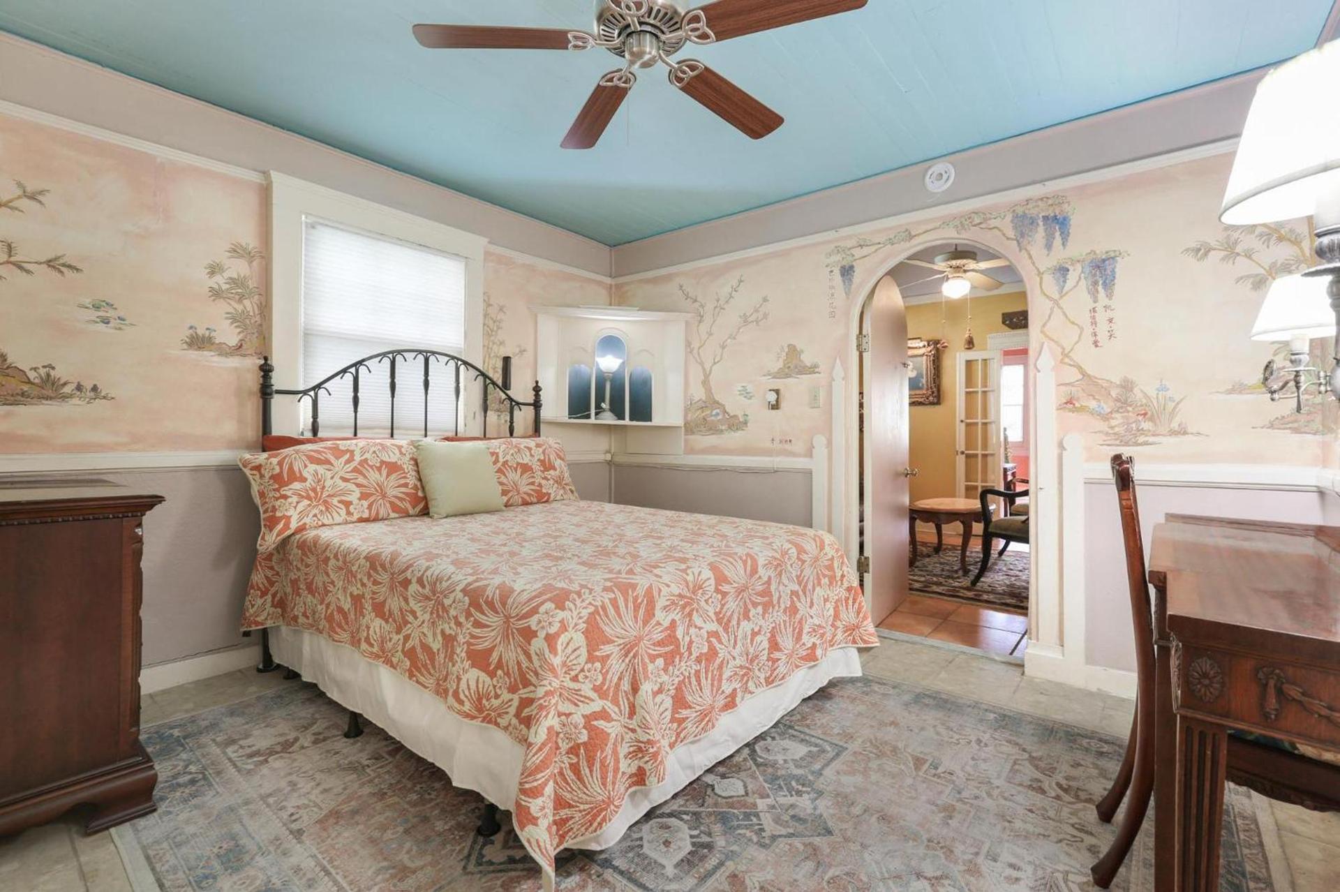 Historic Inn in the Marigny, blocks to French Quarter photo 23
