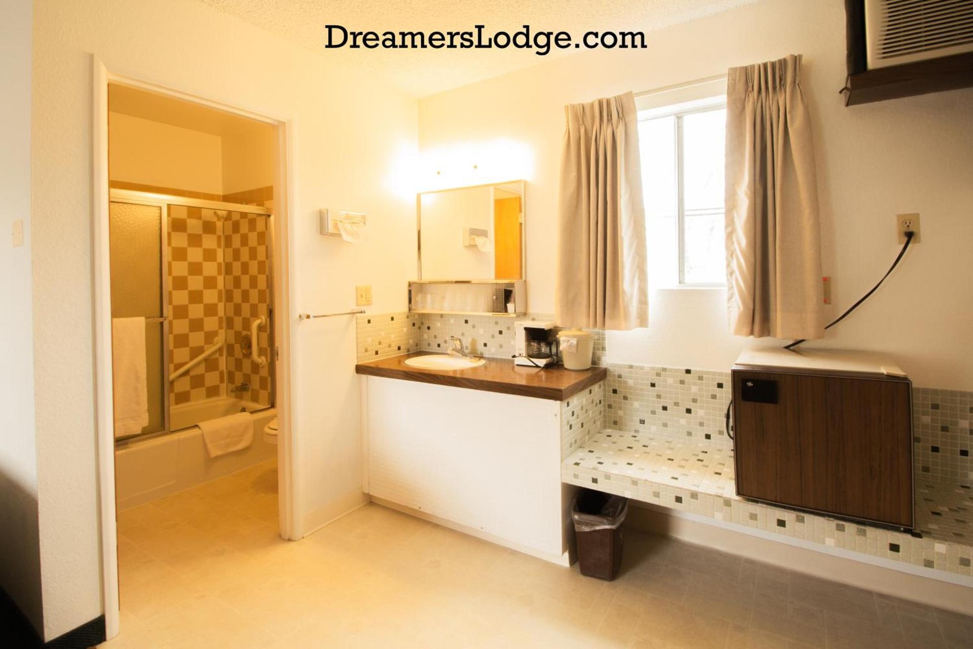 Dreamers Lodge photo 14