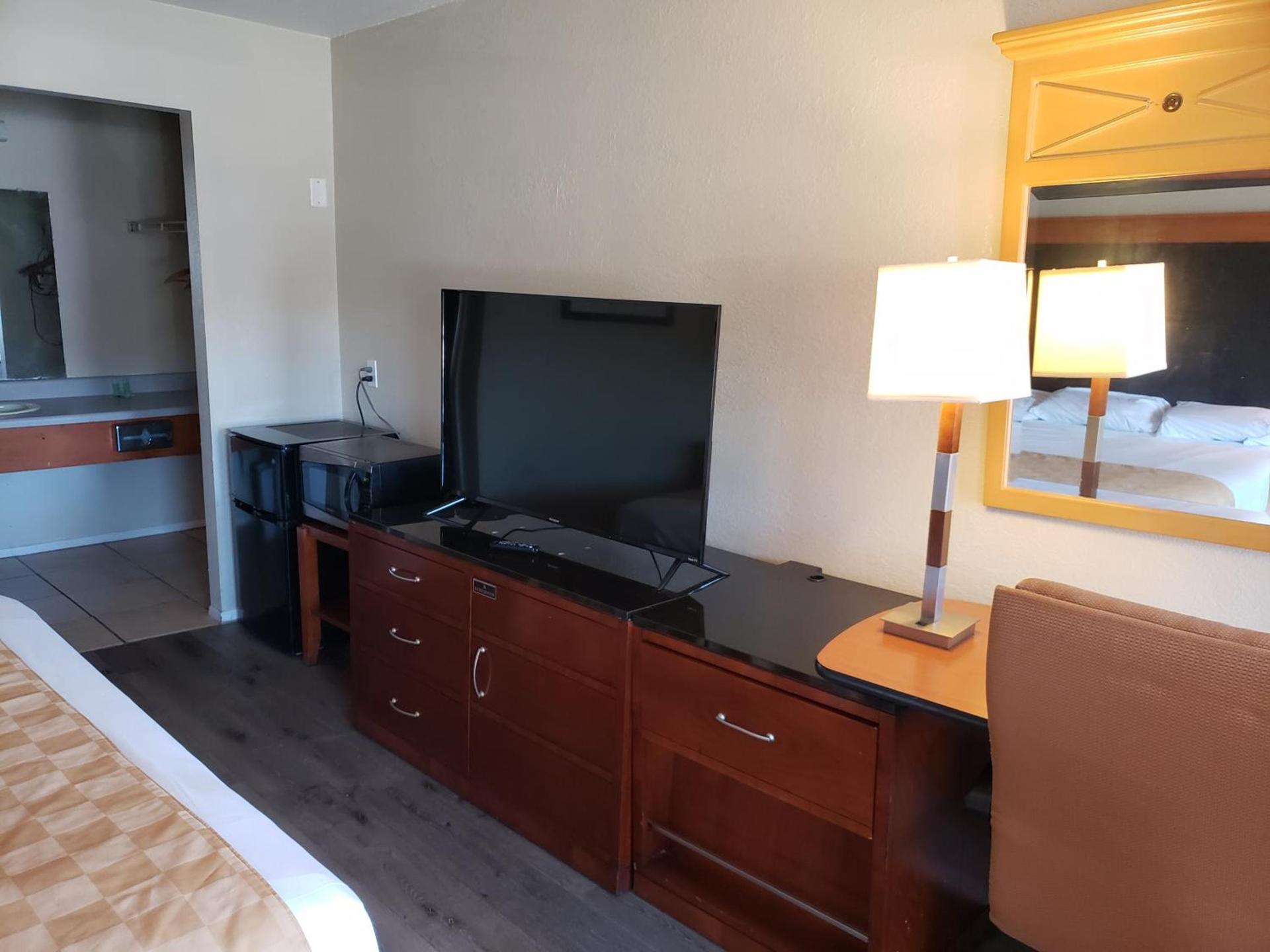 Knights Inn Kissimmee photo 49