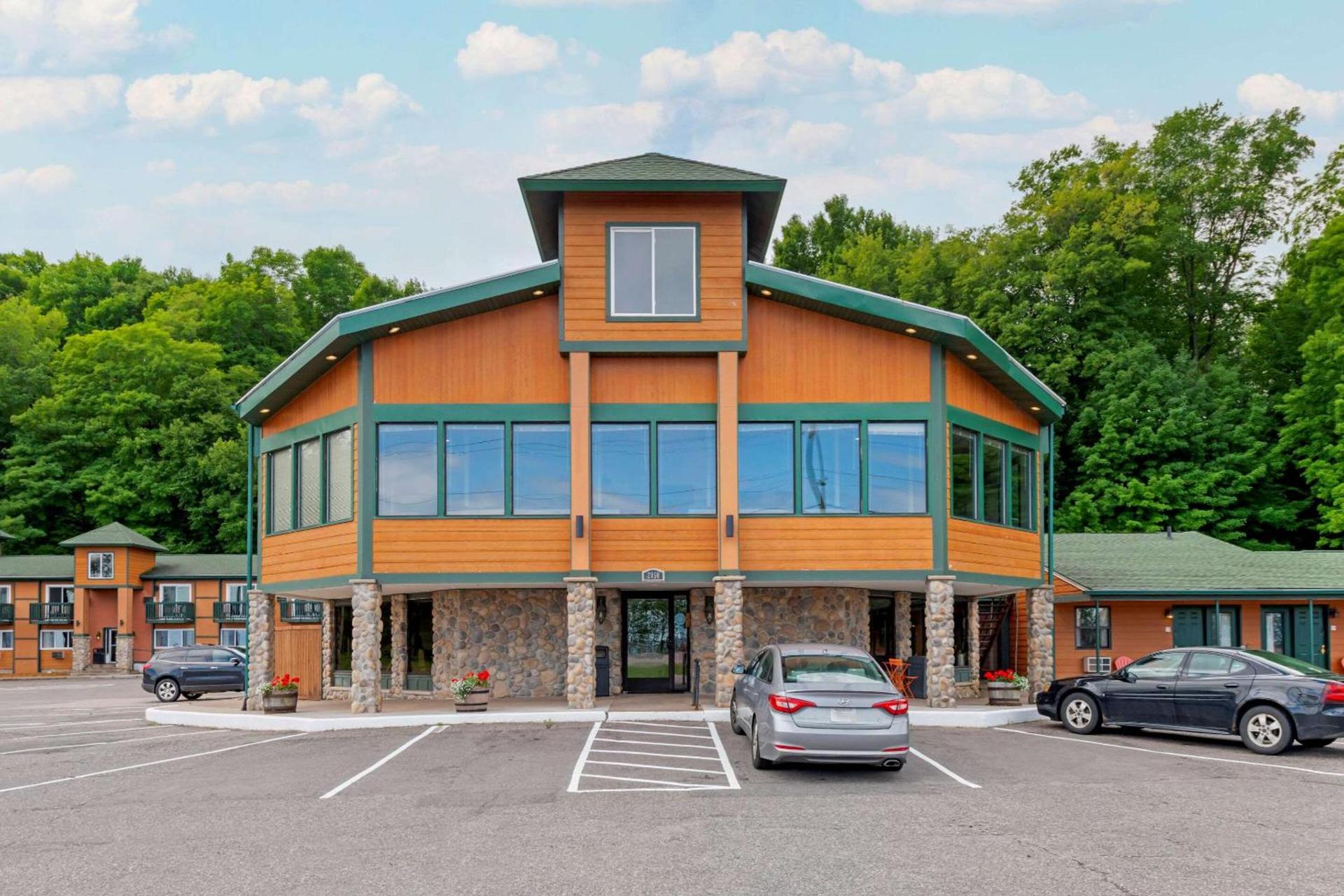 Econo Lodge Lakeview — hotel in Marquette