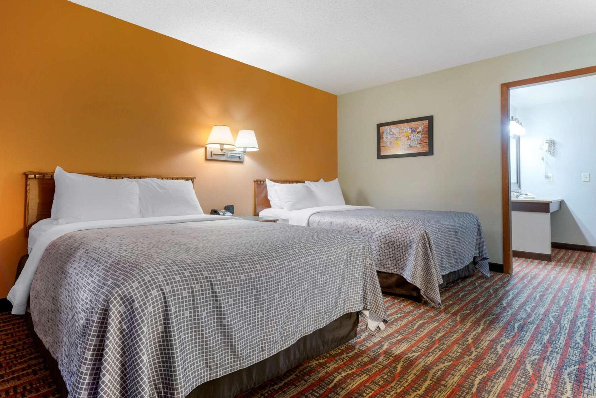 Econo Lodge Lakeview photo 8