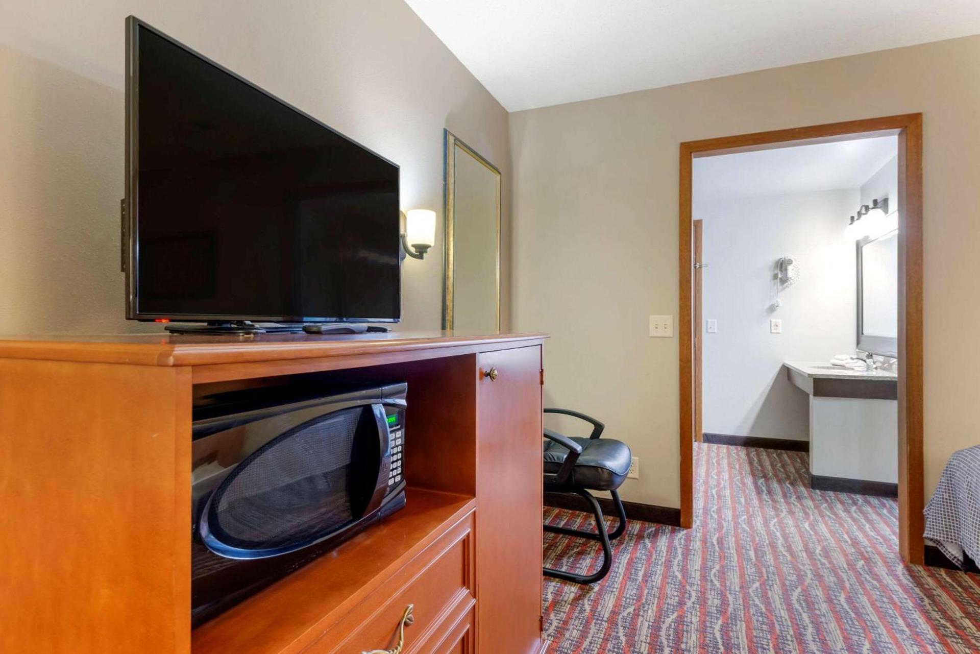 Econo Lodge Lakeview photo 14