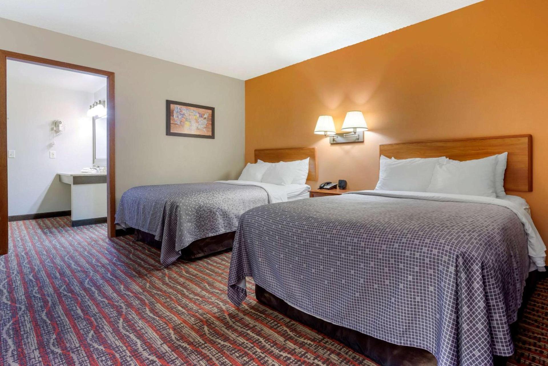 Econo Lodge Lakeview photo 15
