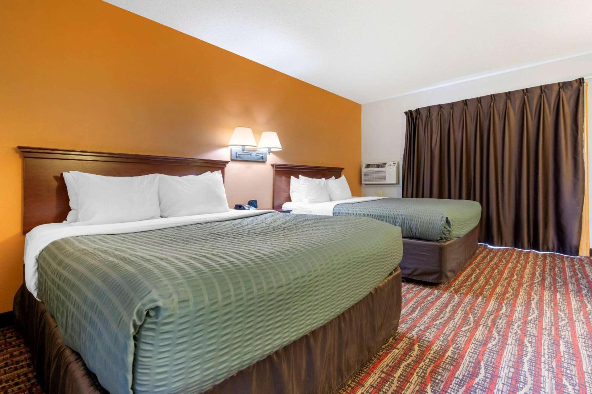 Econo Lodge Lakeview photo 30