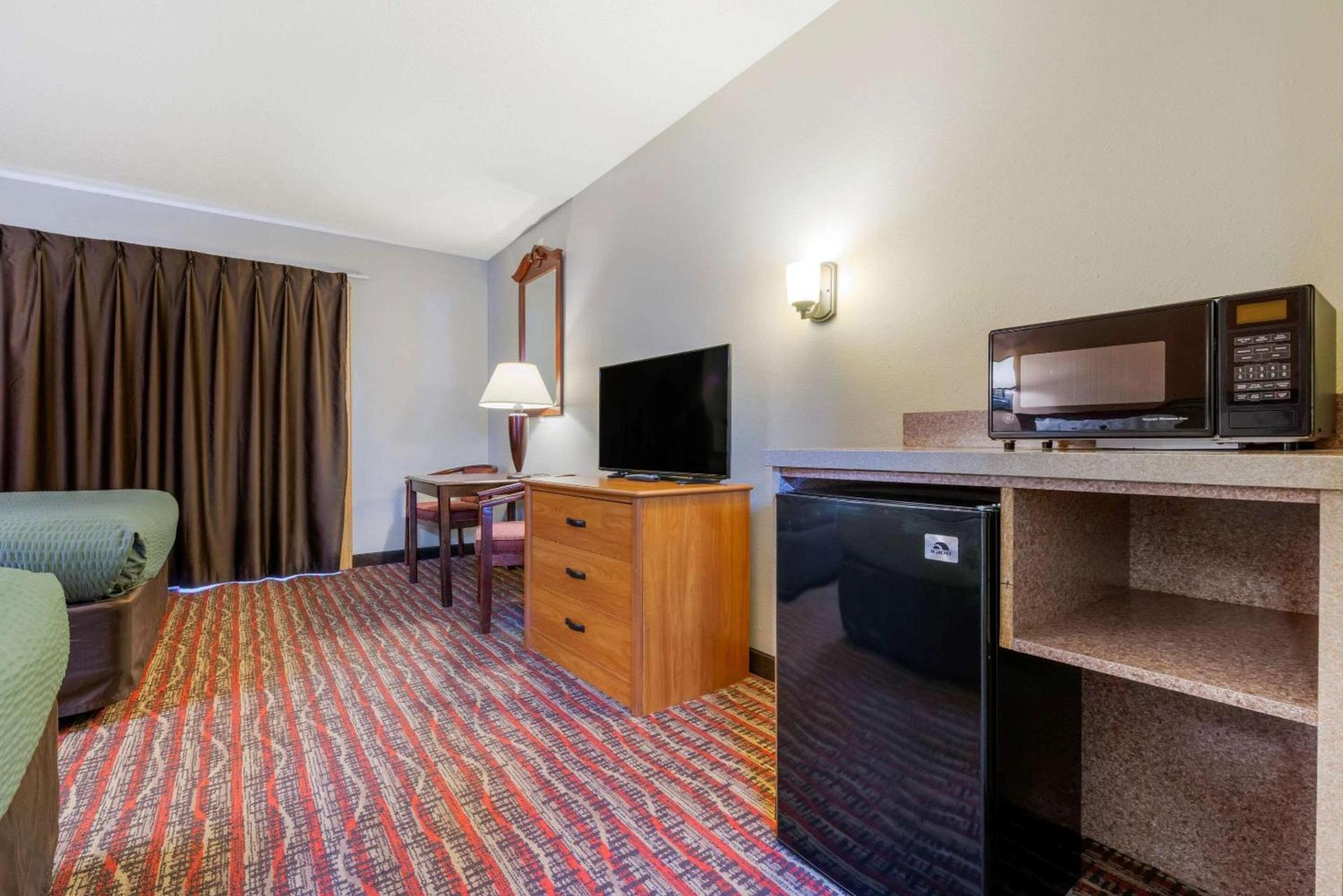 Econo Lodge Lakeview photo 31