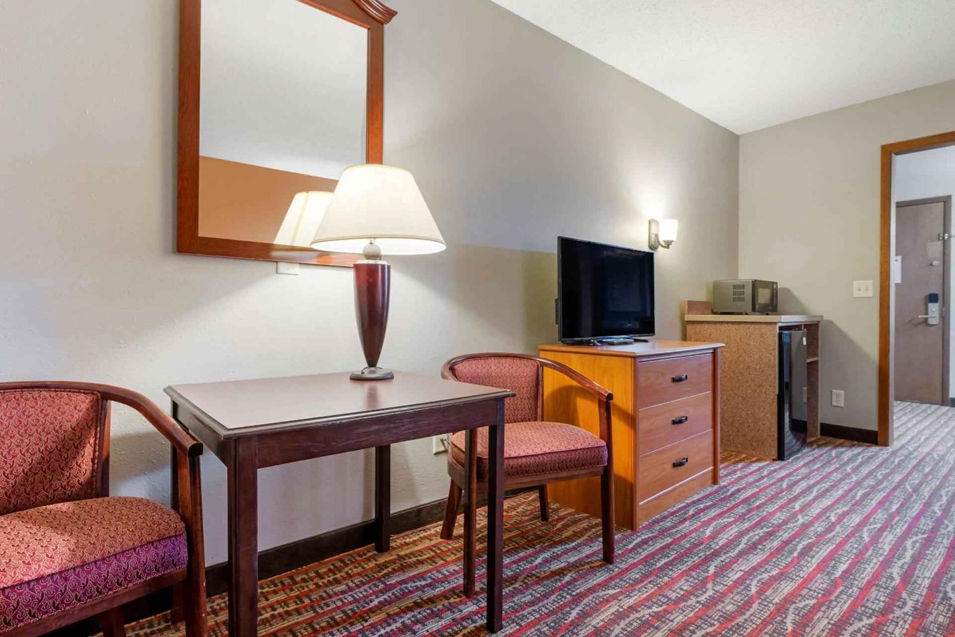 Econo Lodge Lakeview photo 32