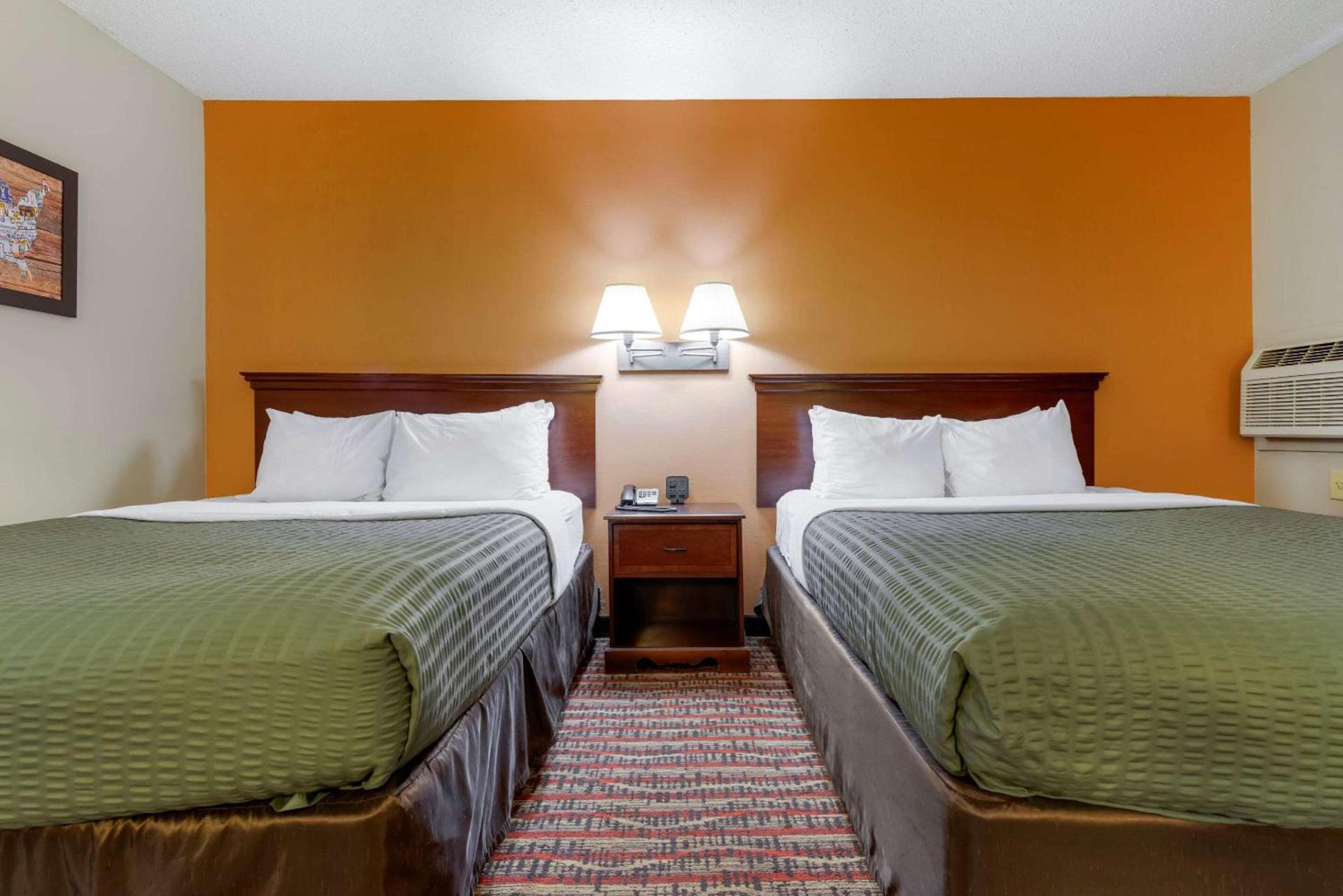Econo Lodge Lakeview photo 33